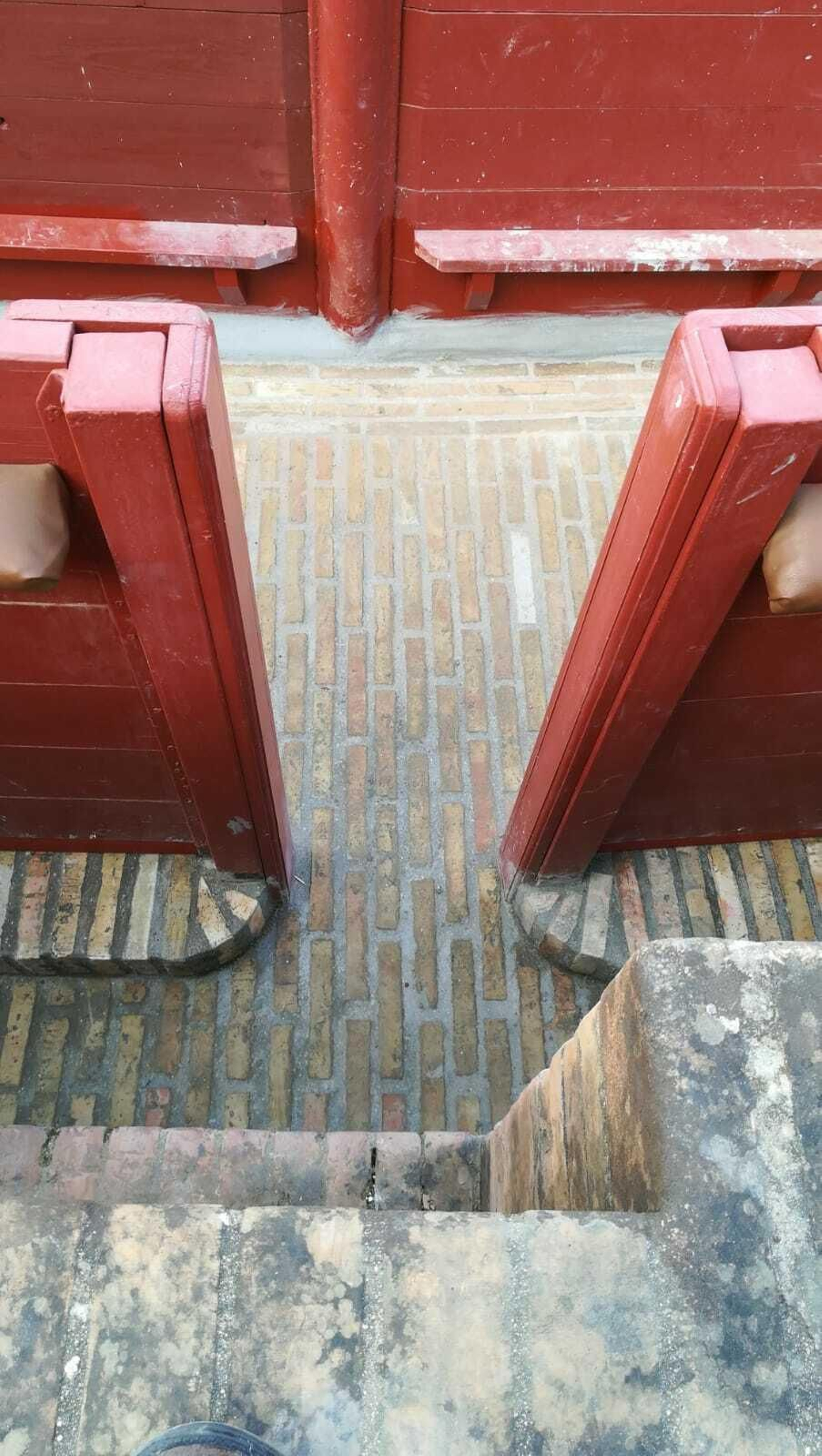 El nuevo pavimento del callejón