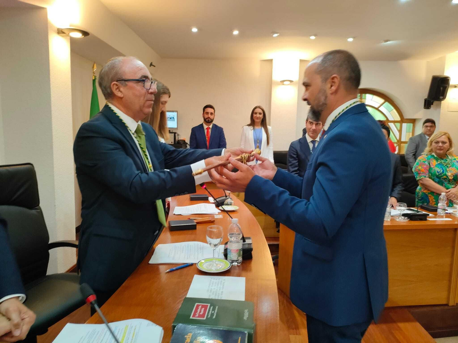 La investidura de Miguel Alconchel como alcalde de Los Barrios, en imágenes