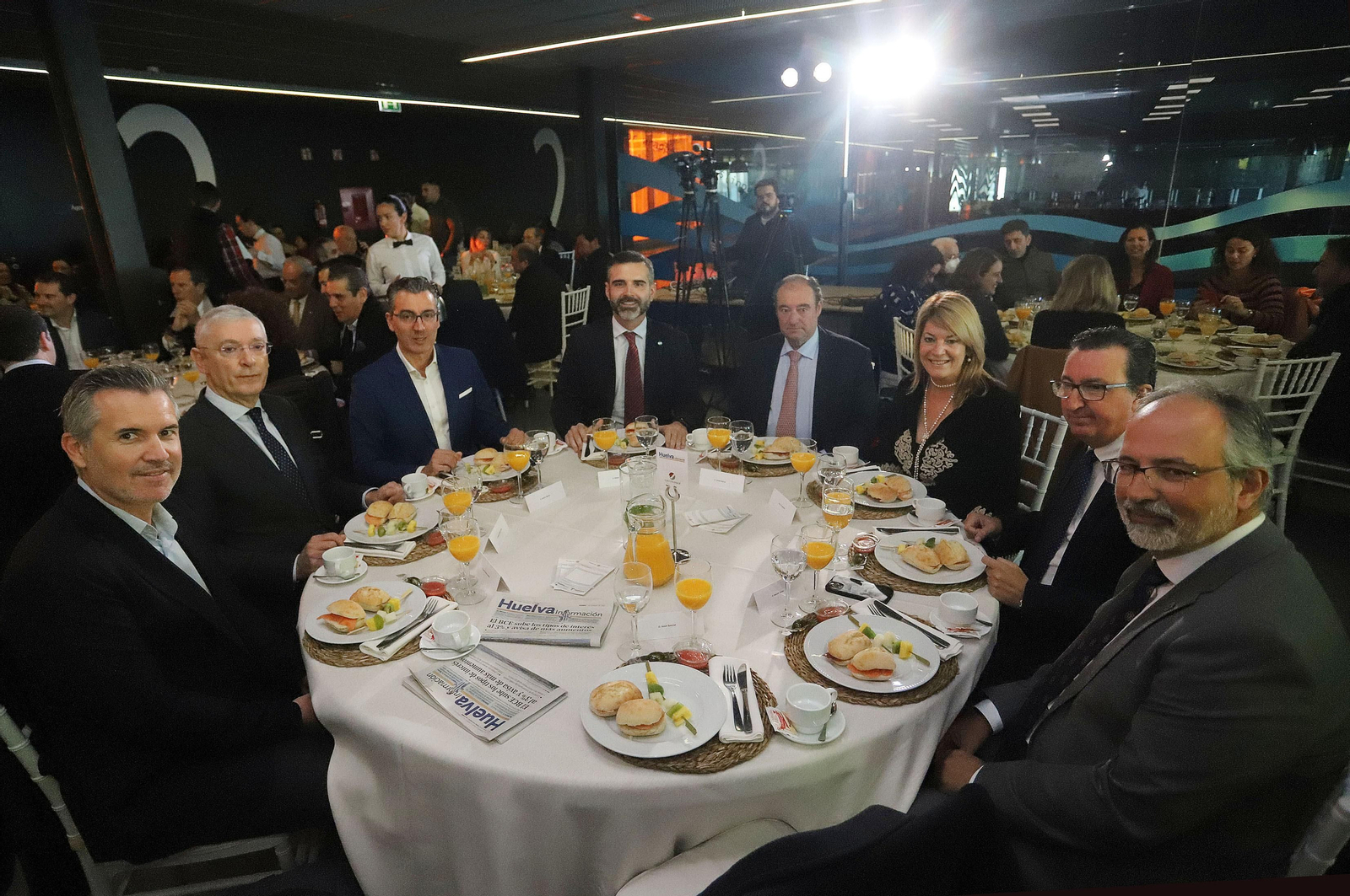 Imágenes de los asistentes al Desayuno Coloquio "Economía azul, claves para el desarrollo sostenible" organizado por el Grupo Joly