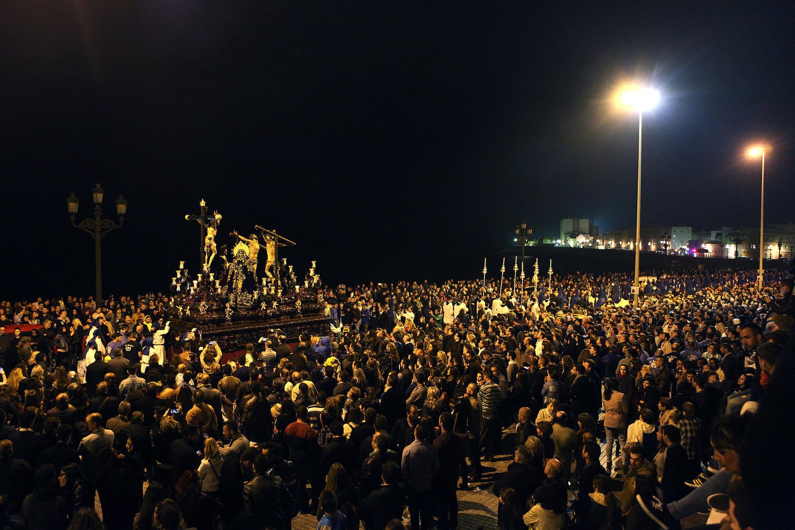 El misterio del Perdón en un repleto Campo del Sur al poco de salir, en una imagen de archivo.