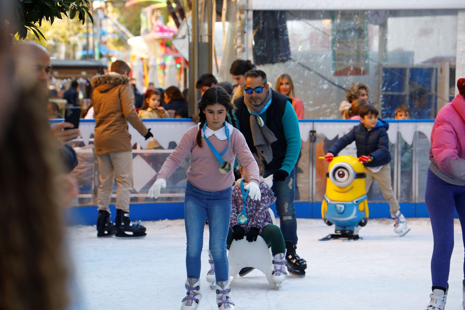 El gran ambiente en las calles de Córdoba en la previa de la Nochevieja, en fotografías