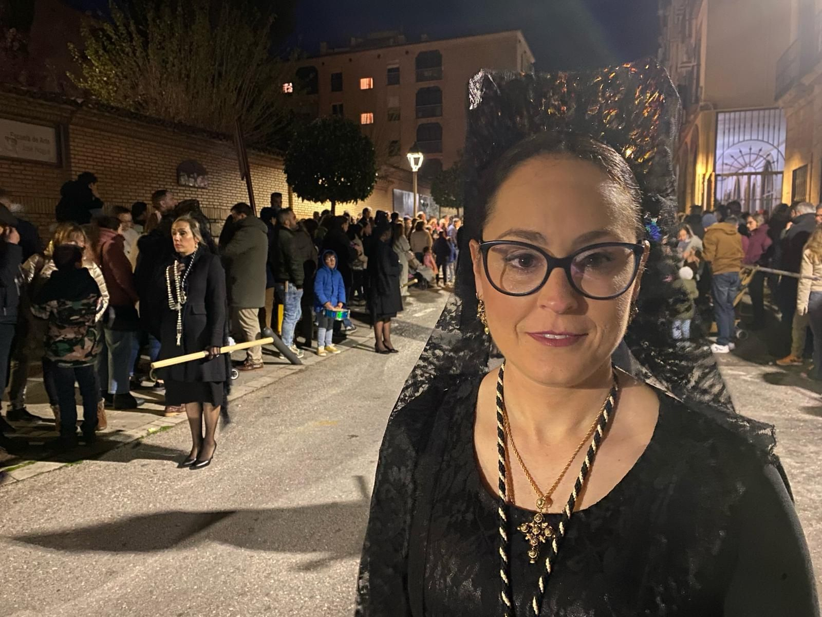 En imágenes: el Santo Sepulcro procesiona su luto por las calles de Jaén capital