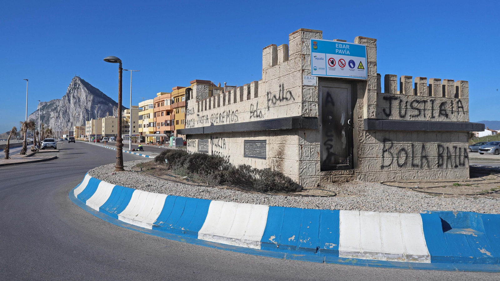 Otra noche de disturbios en La Línea