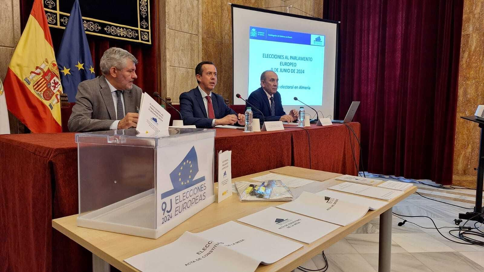 Presentación del dispositivo de cara a las elecciones en Almería.