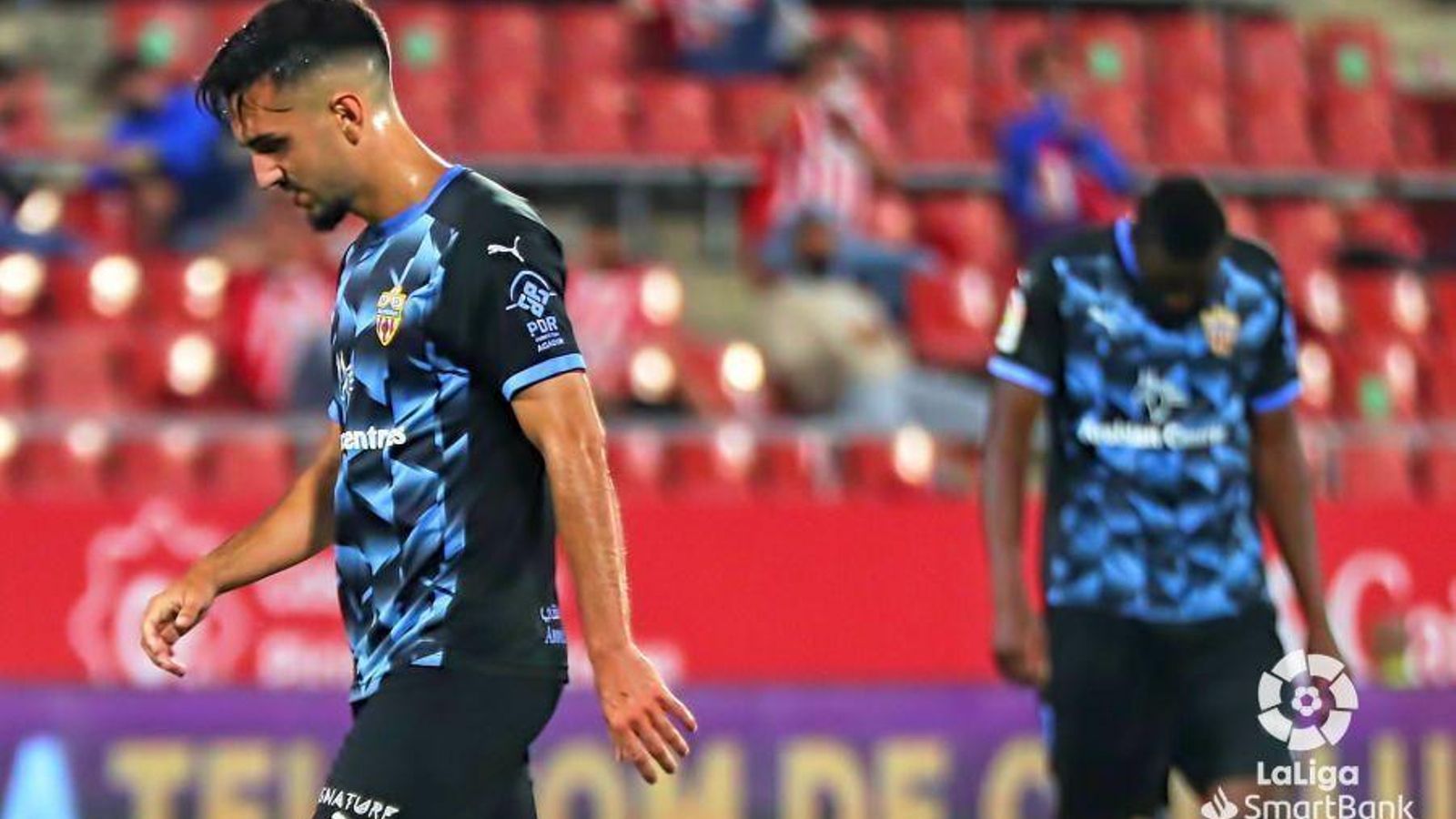 Morlanes y Sadiq, superados y cabizbajos.