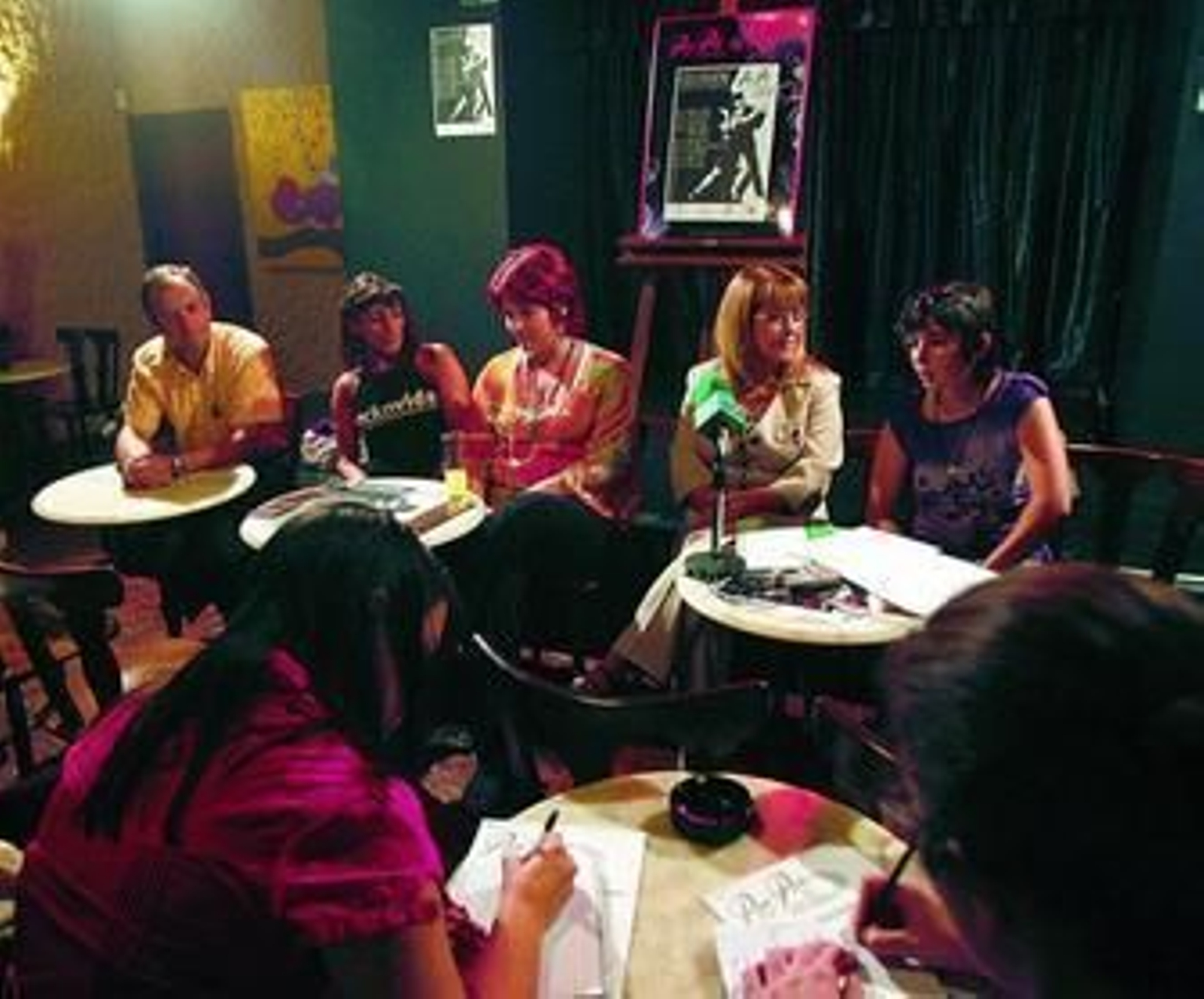 Rodolfo Moreno, Mónica Rosi, Anabella Zoch, Yolanda Peinado y Paloma García, en la presentación.