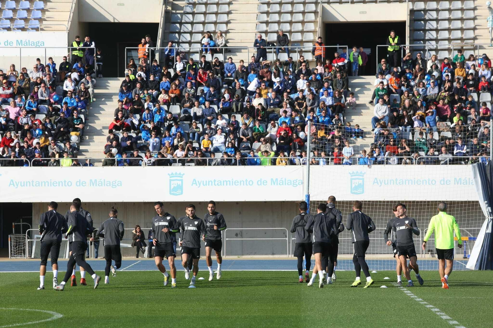 Las fotos del entrenamiento del Málaga a puerta abierta Las fotos del entrenamiento del Málaga a puerta abierta