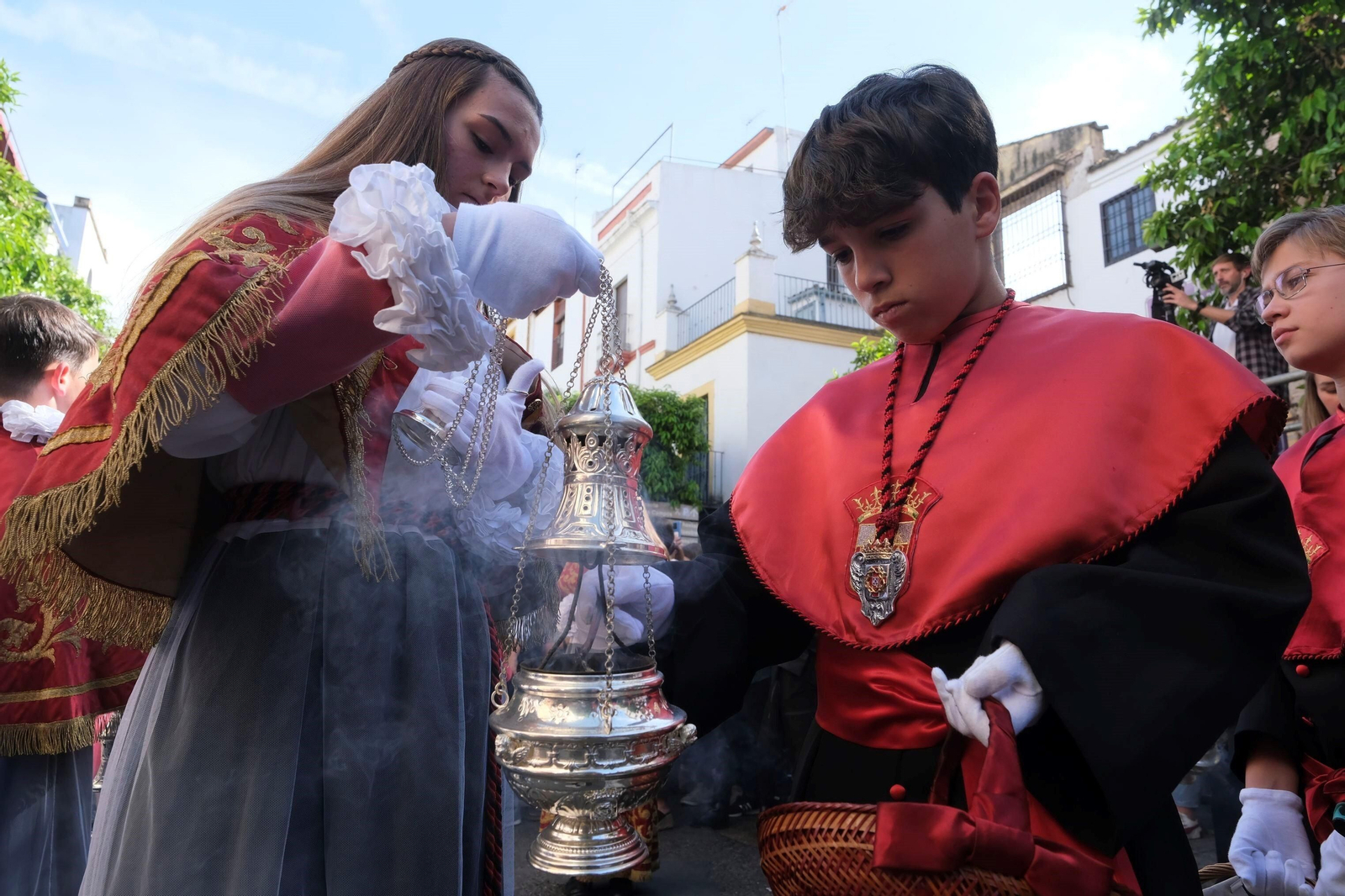 Jueves Santo en Córdoba: la procesión de la Caridad, en imágenes