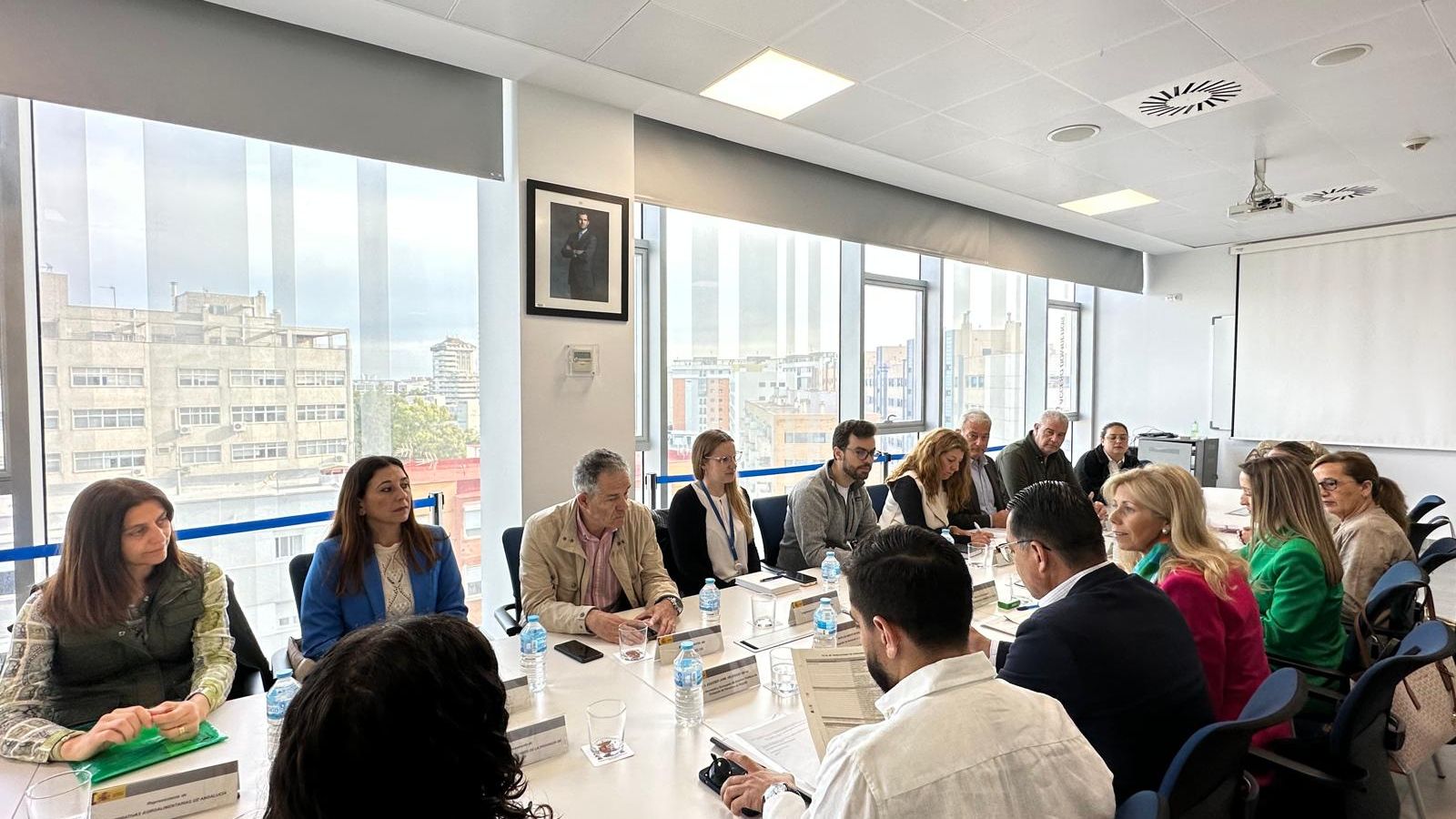 Reunión de instituciones y empleadores onubenses con el embajador de Honduras.