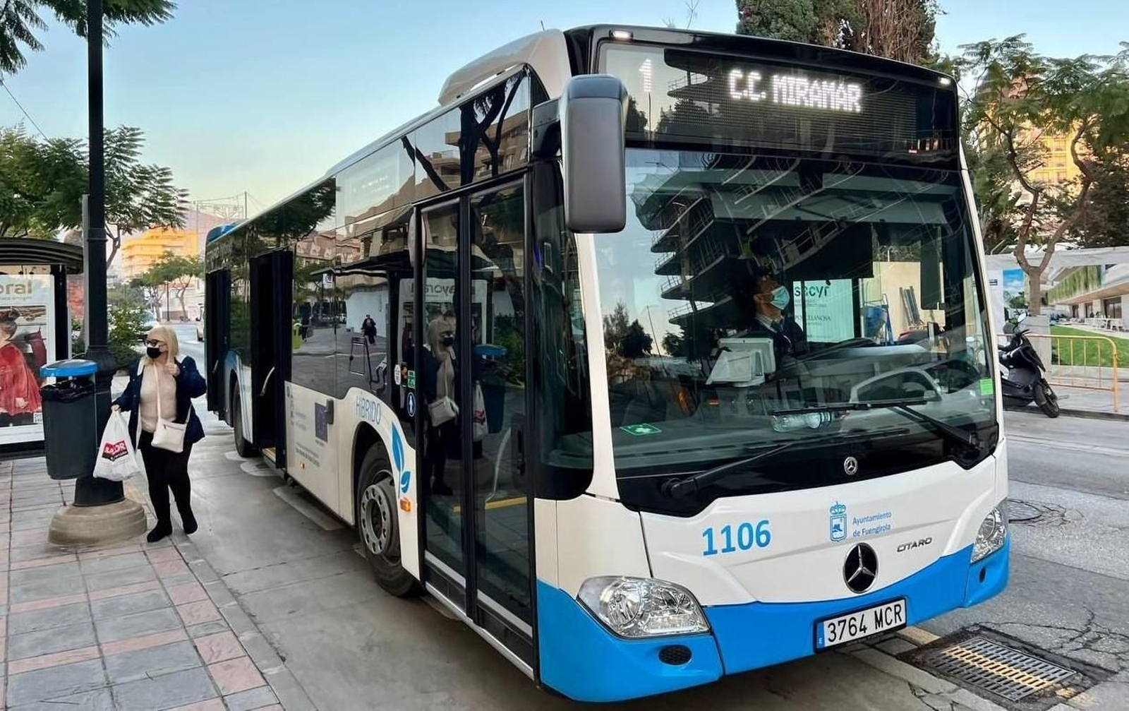 Un autobús del servicio de transporte urbano de Fuengirola. Un autobús del servicio de transporte urbano de Fuengirola.