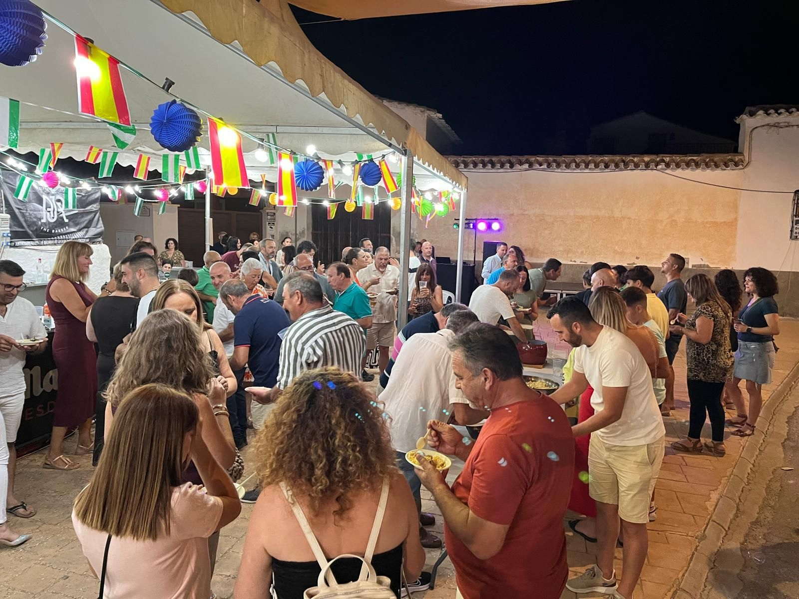 Decenas de vecinos disfrutaron de las fiestas del Llano del Espino, en Albox.