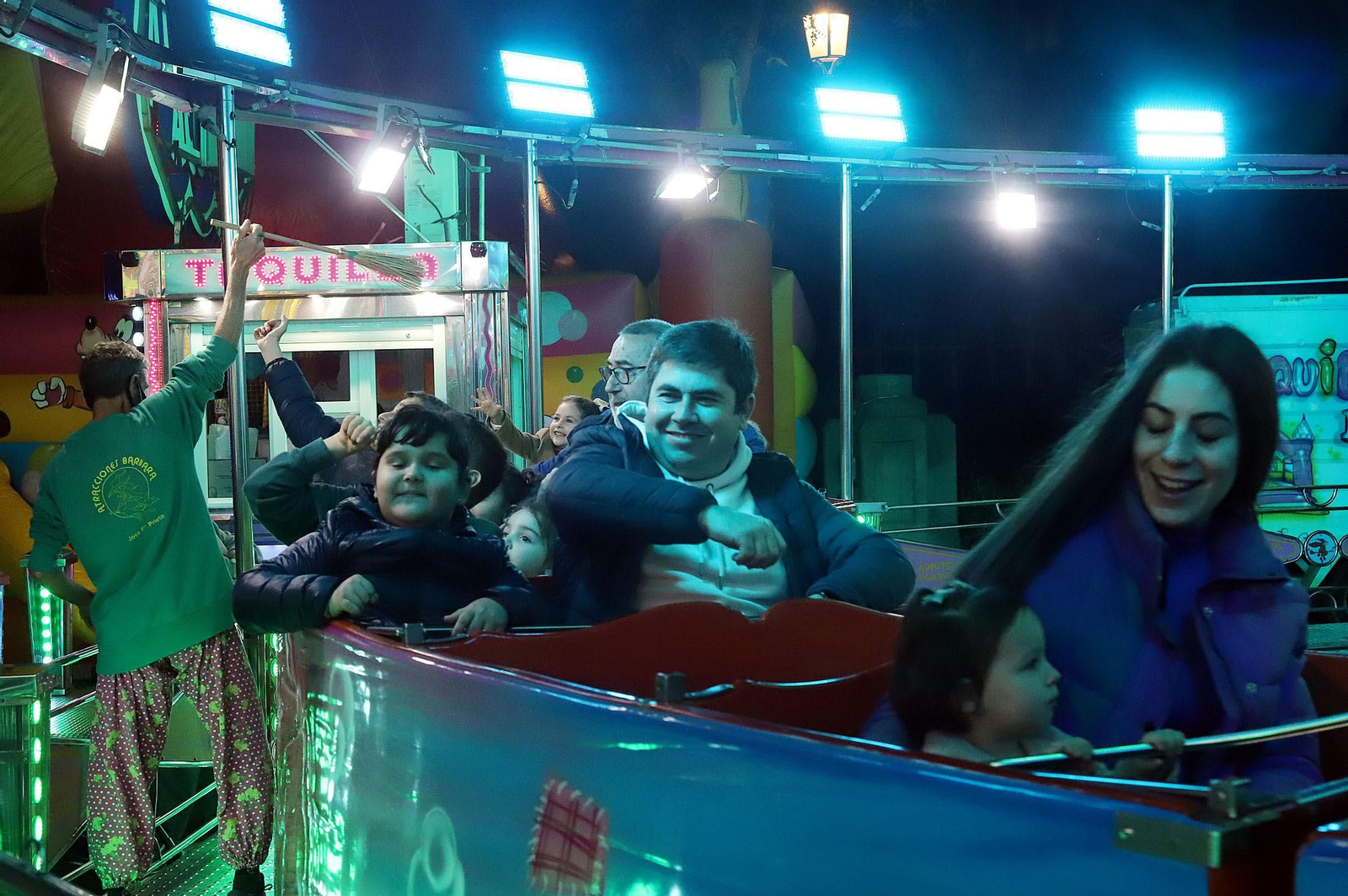 Imágenes del ambiente en la carpa y cacharritos de San Sebastián
