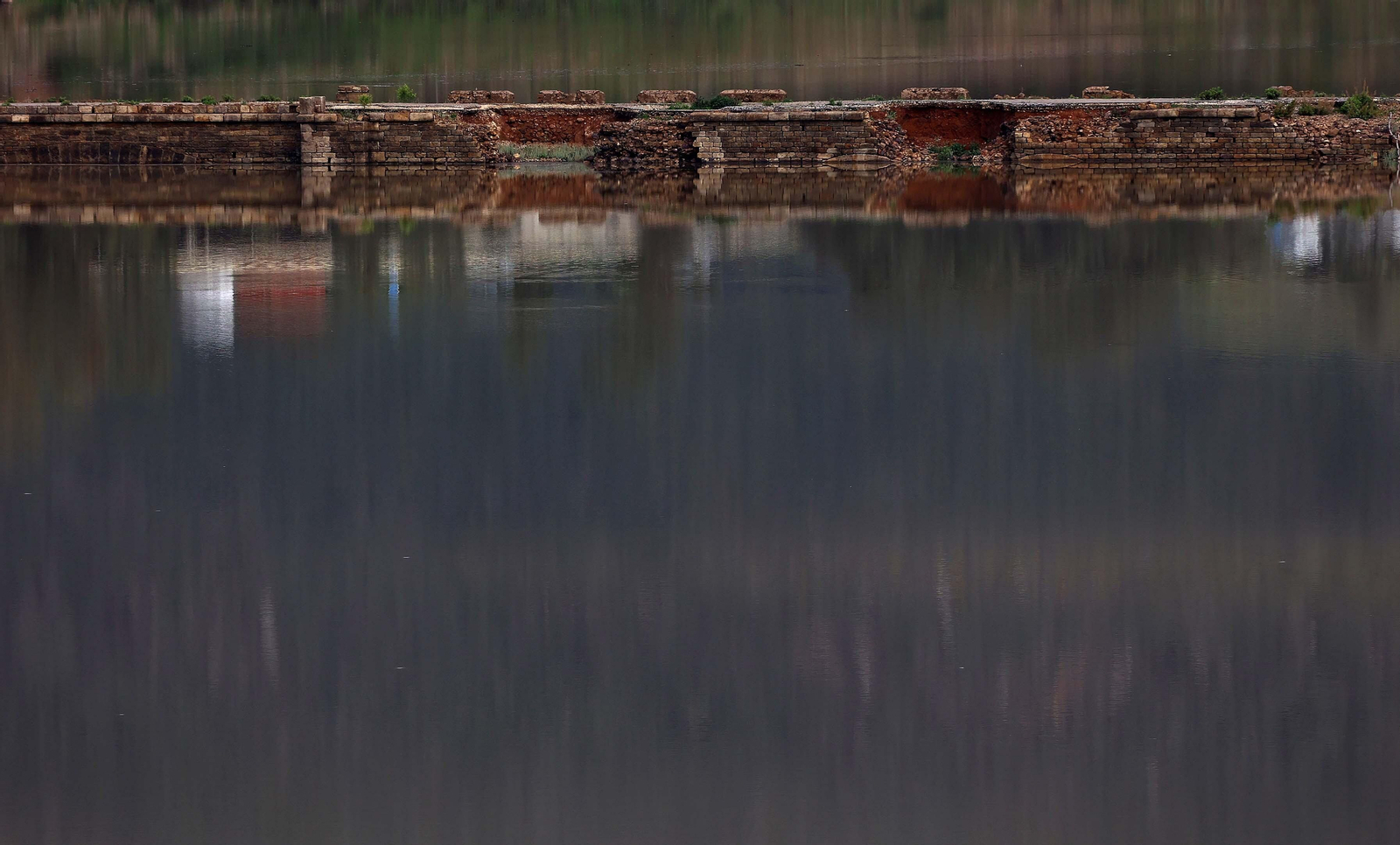 Imágenes del embalse de Charco Redondo en Los Barrios
