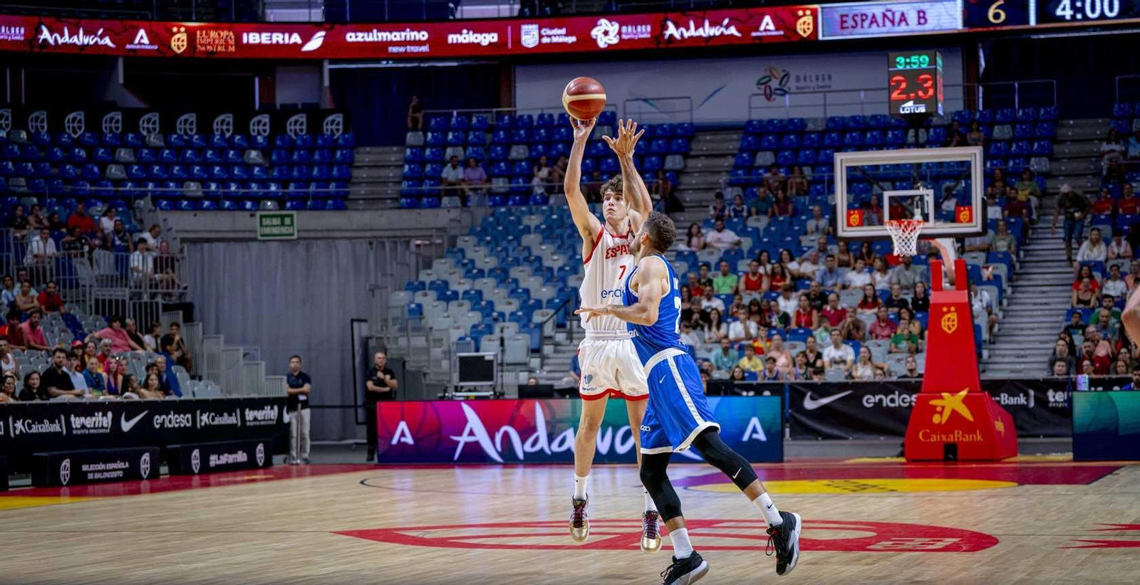 España B-República Checa, en fotos