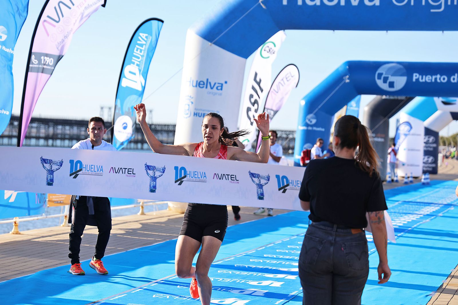 Imágenes de la 10K Huelva Avatel Telecom 'Puerta del Descubrimiento'