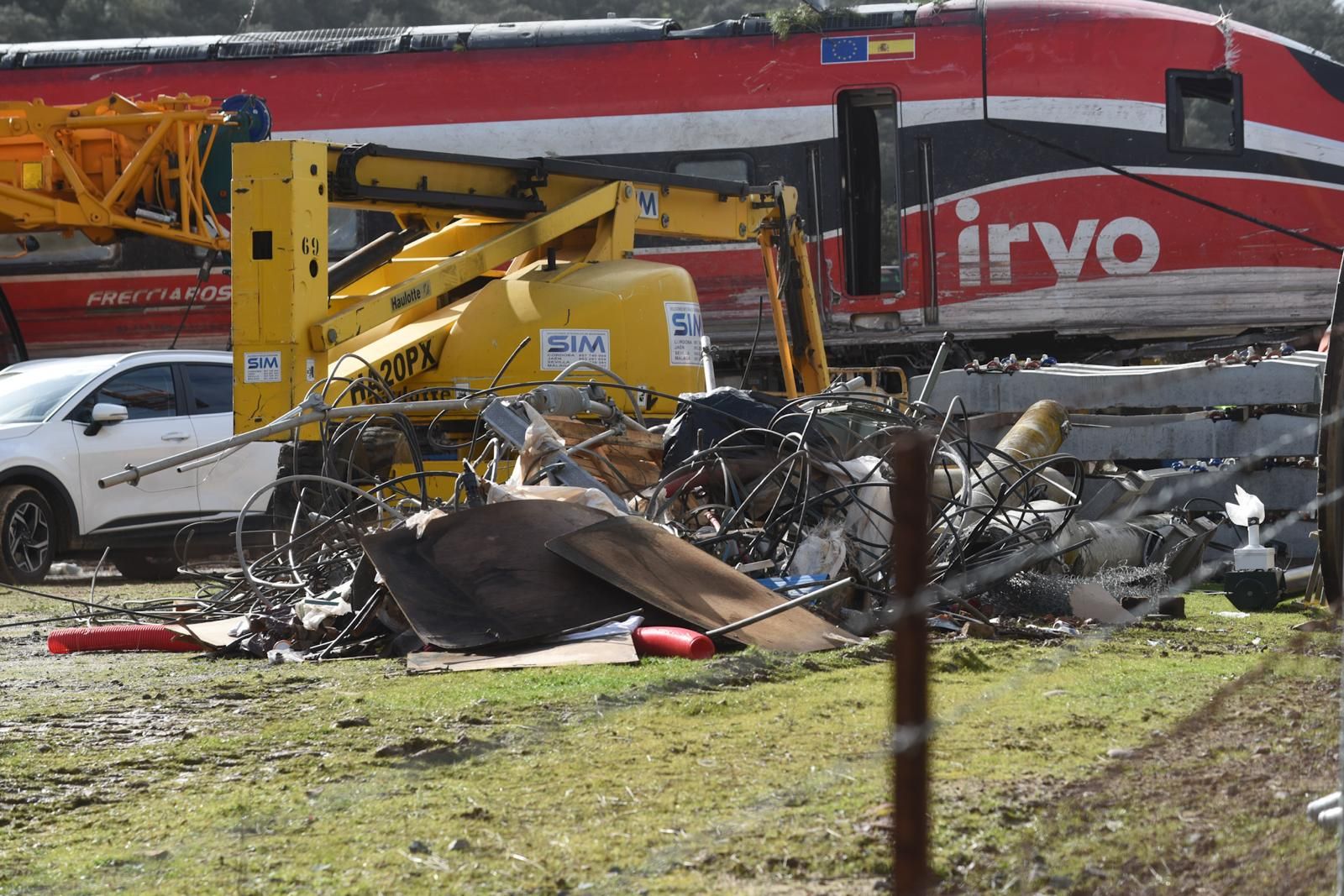 Los trabajos en las vías de la alta velocidad tras el accidente de Adamuz
