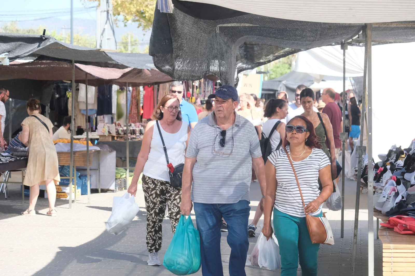 Un paseo en fotografías por el mercadillo de El Arenal un día de agosto Un paseo en fotografías por el mercadillo de El Arenal un día de agosto