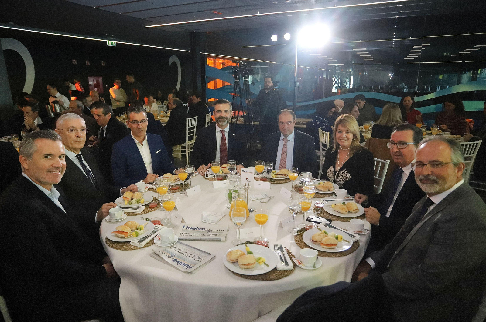 Imágenes de los asistentes al Desayuno Coloquio "Economía azul, claves para el desarrollo sostenible" organizado por el Grupo Joly