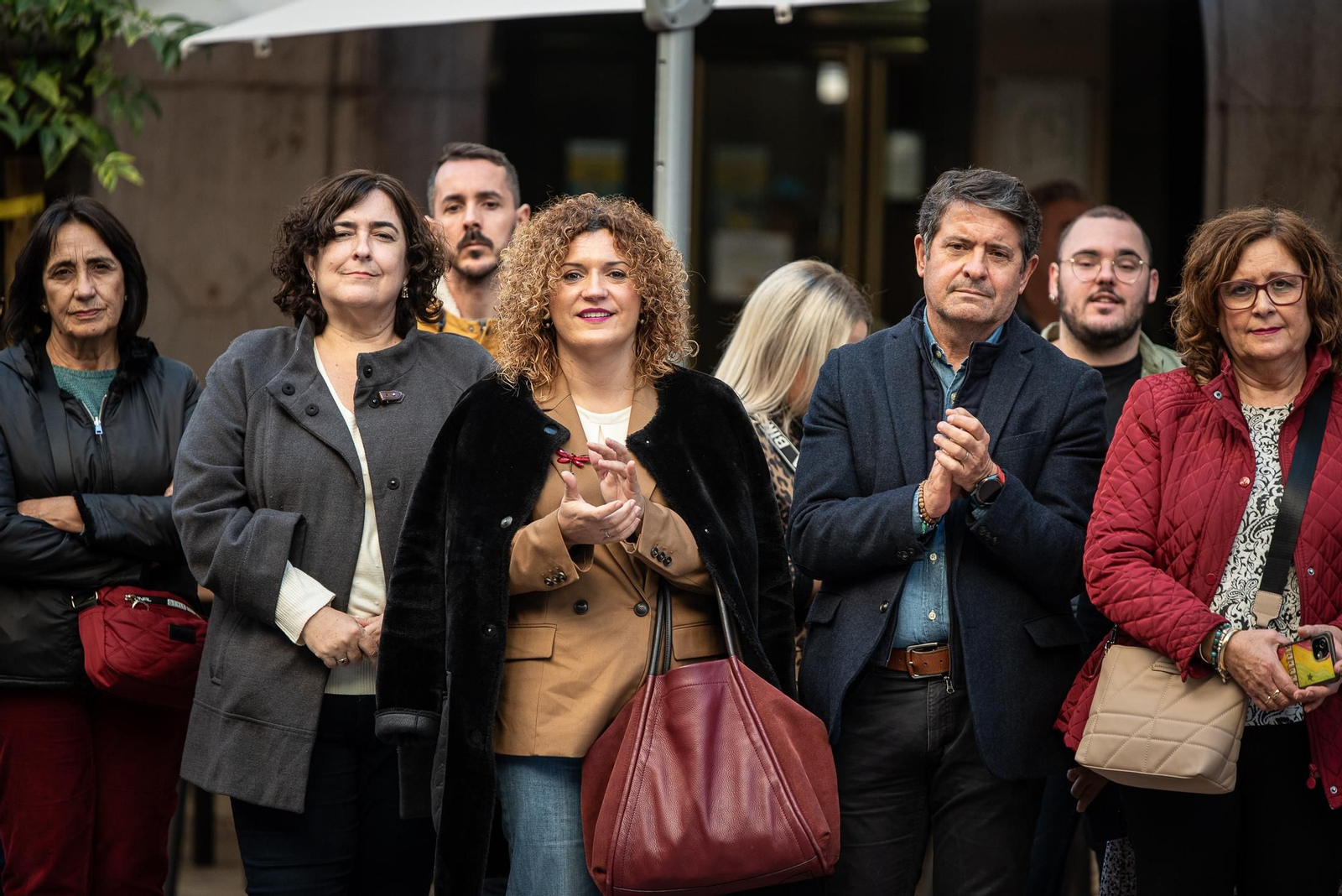 Imágenes de la Zambombá " Sones de Navidad" en la puerta de la Diputación