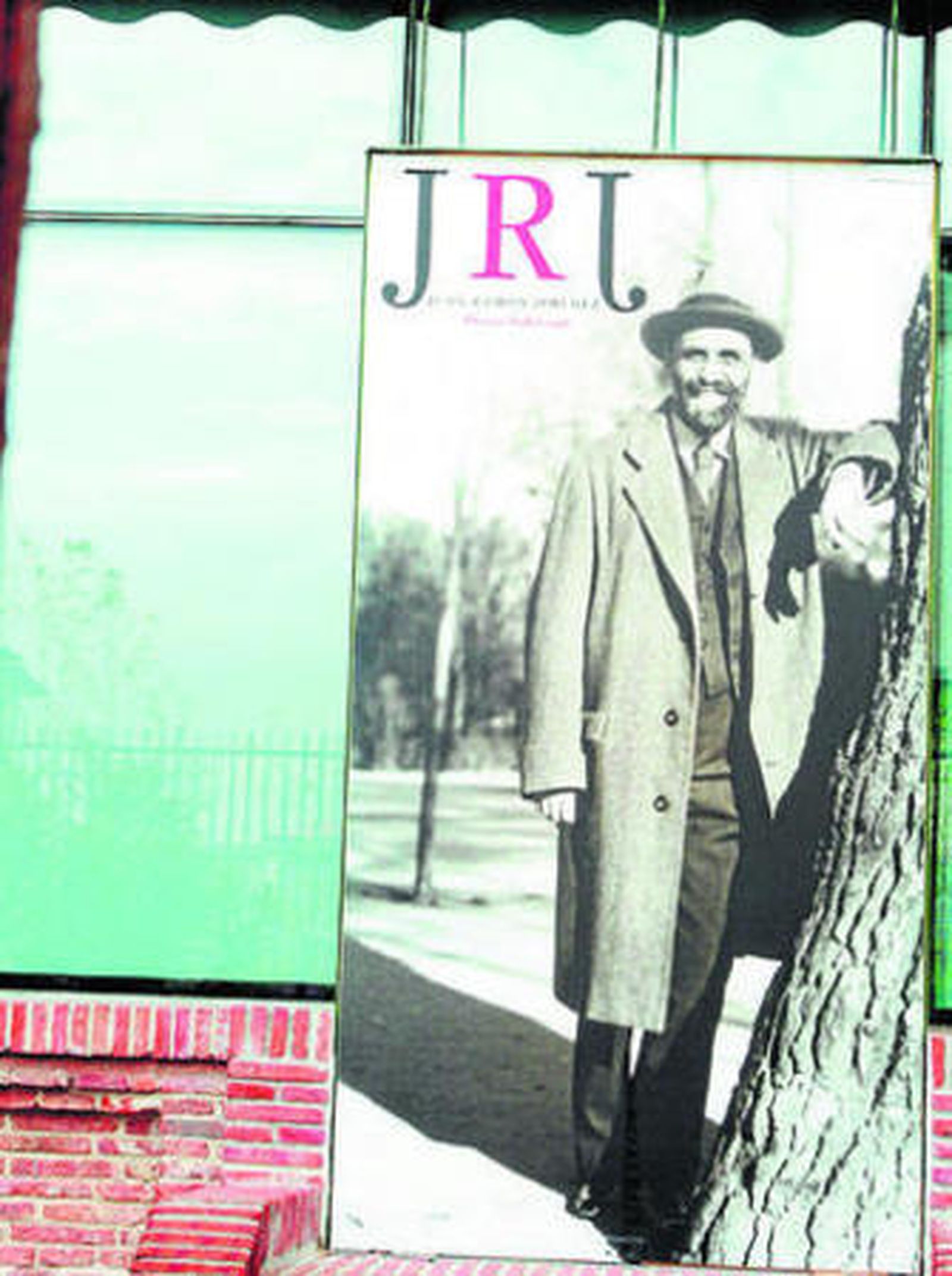 El autor de Moguer a través de sus titulares.