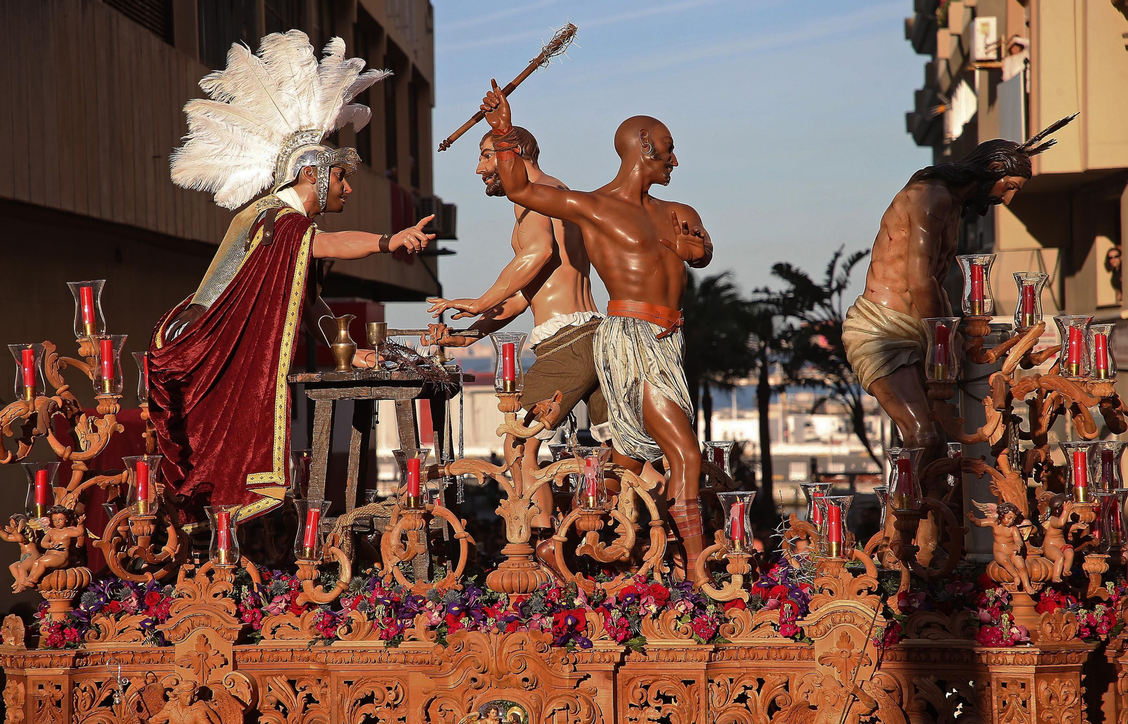 Fotos del Lunes Santo en Algeciras: Coronado de Espinas y La Columna