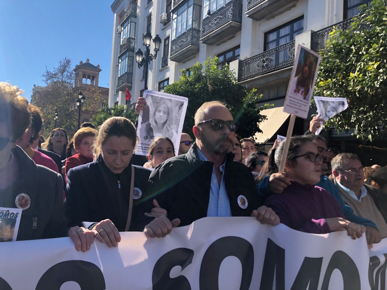 Antonio del Castillo y Eva Casanueva, en la cabecera de la manifestación.
