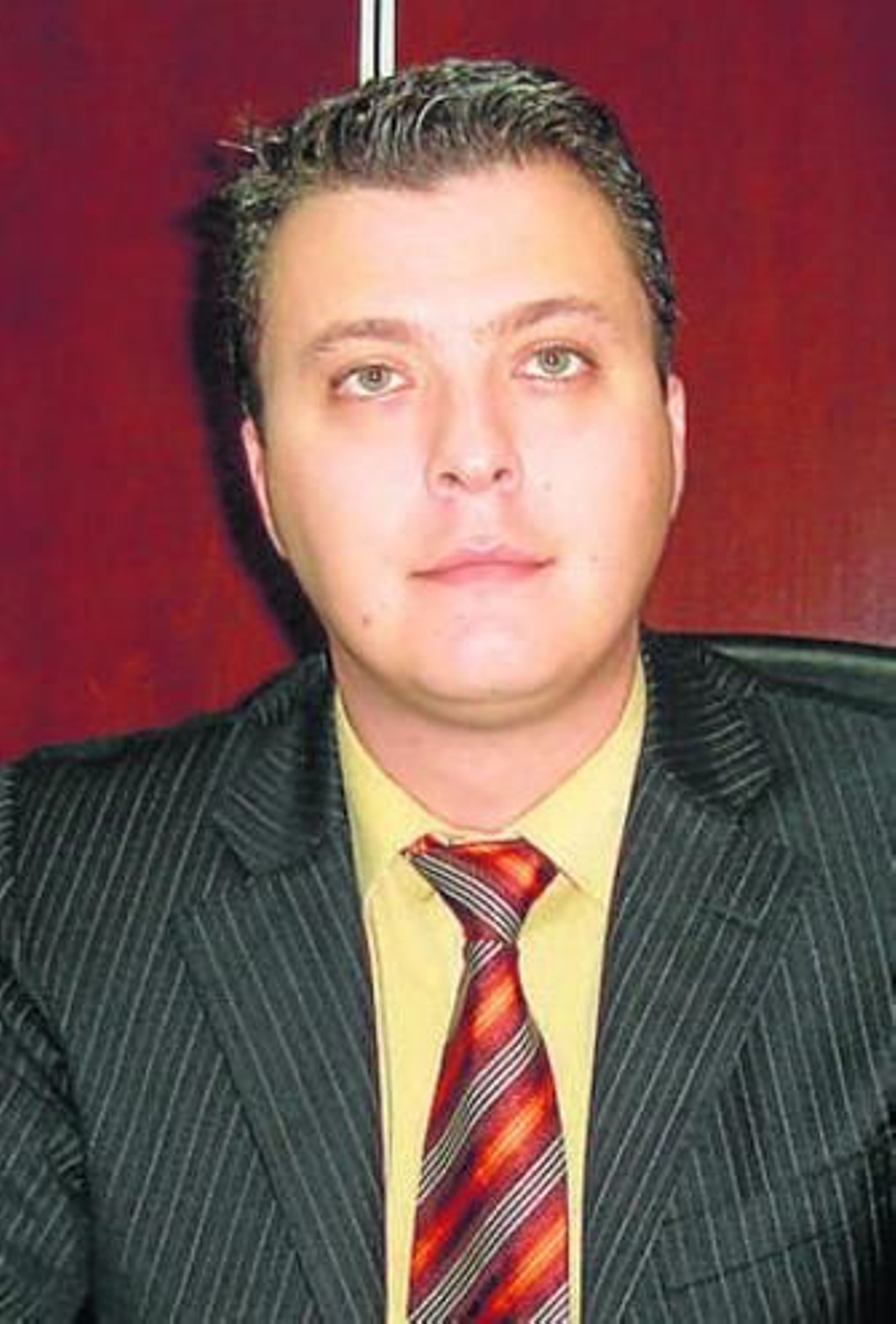 Alex Guillén, vicepresidente.