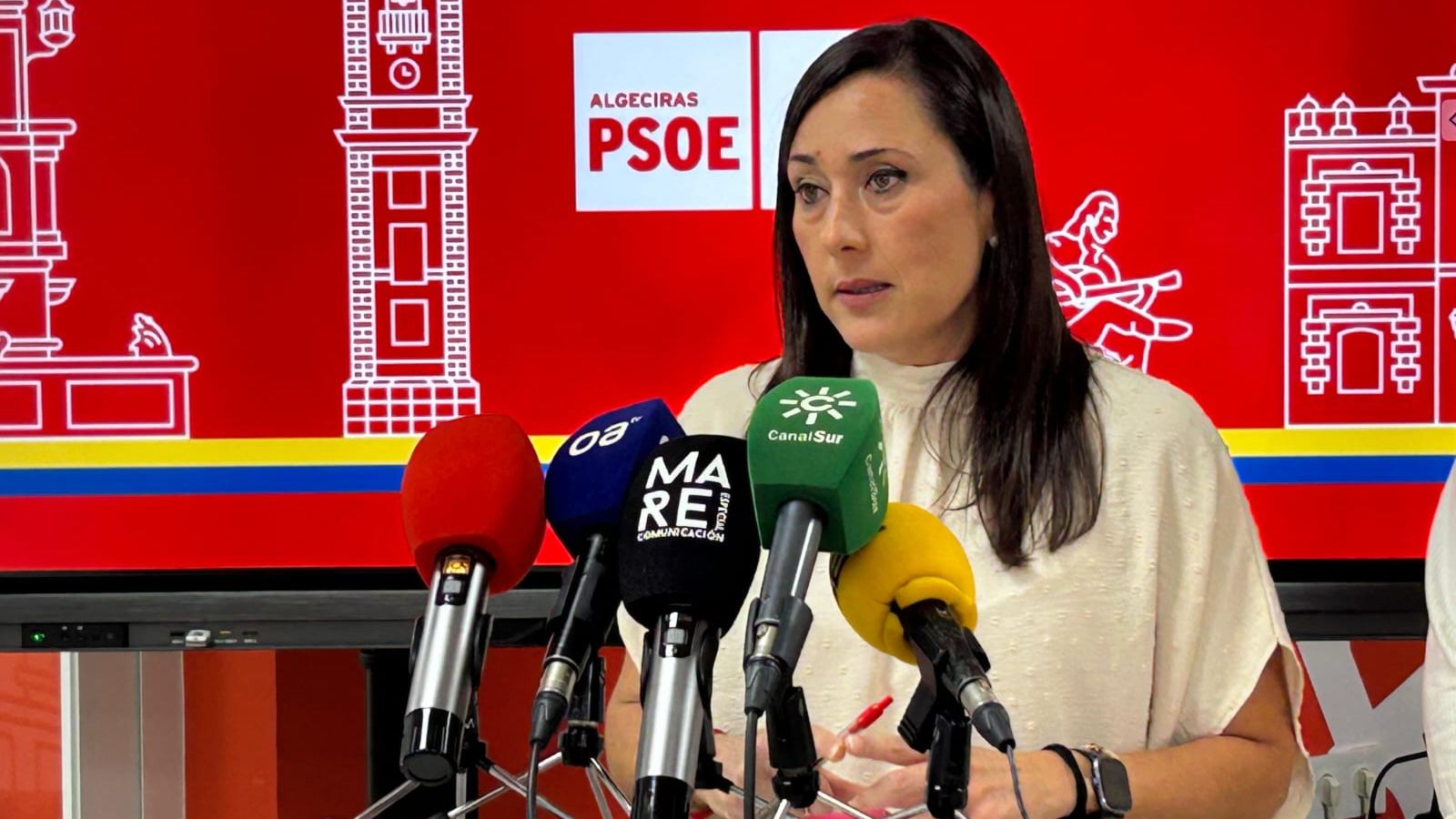 Rocío Arrabal, portavoz municipal del PSOE, en una rueda de prensa.