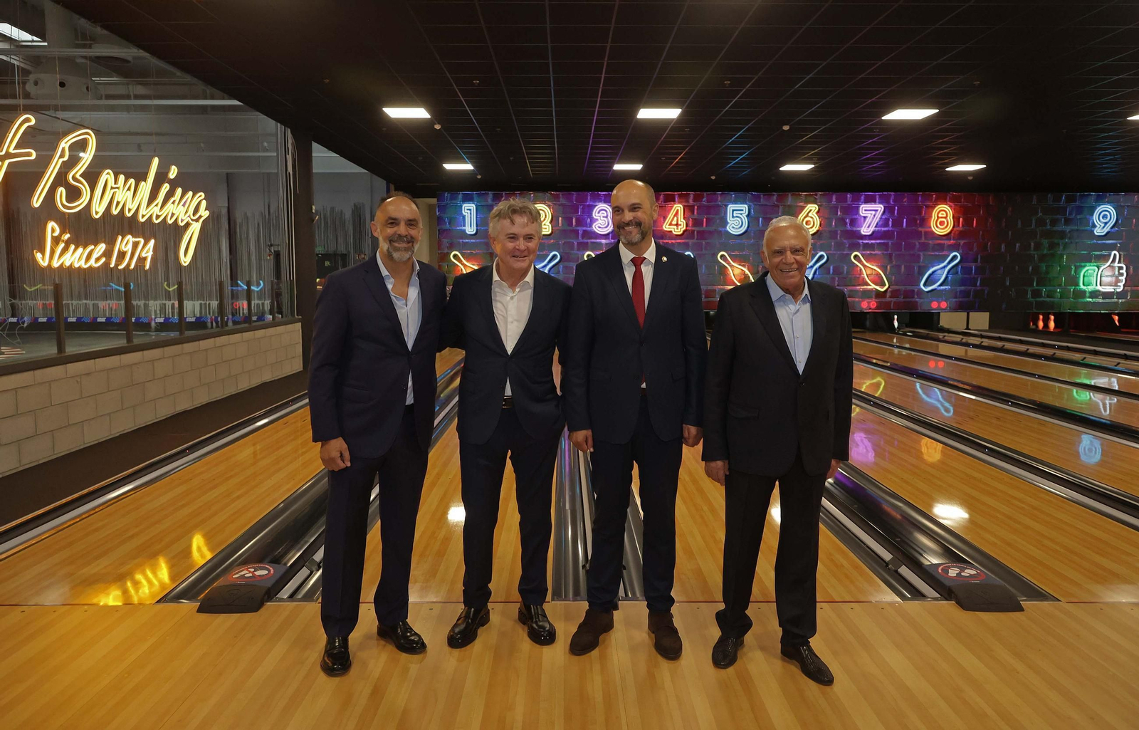 Fotos de la inauguración de Mega Ozone Browling en Los Barrios