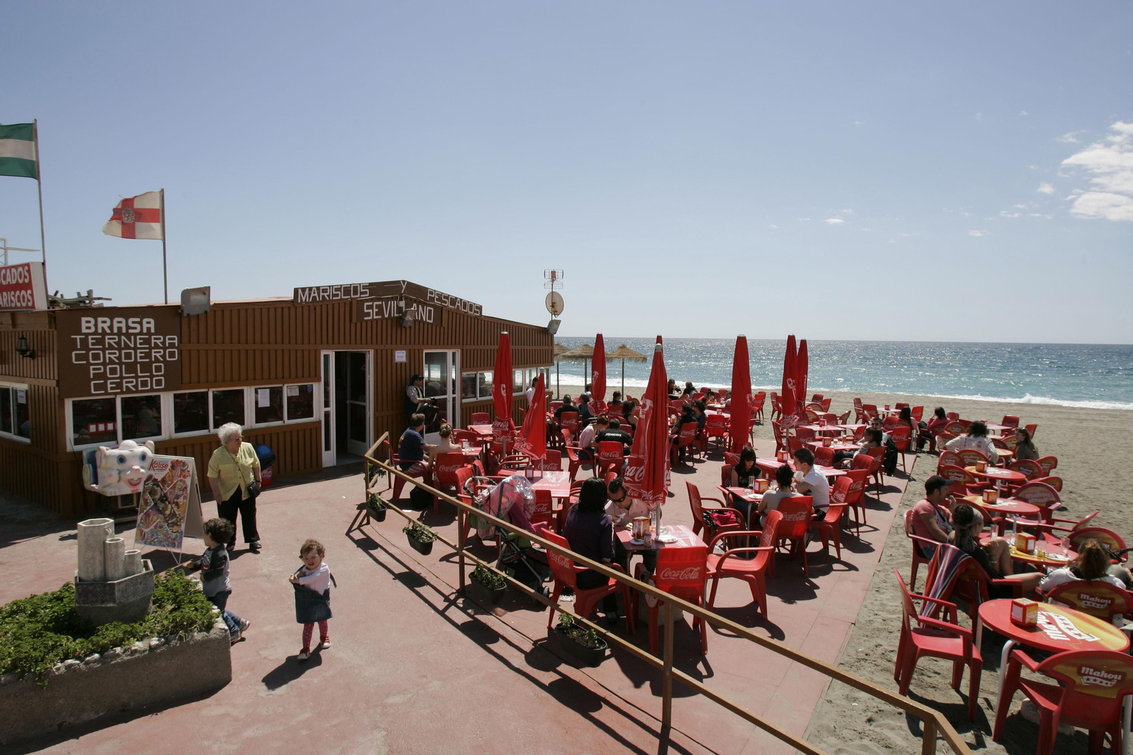 Los chiringuitos son los que más se resienten de esta crisis al no poder acogerse a ayudas.