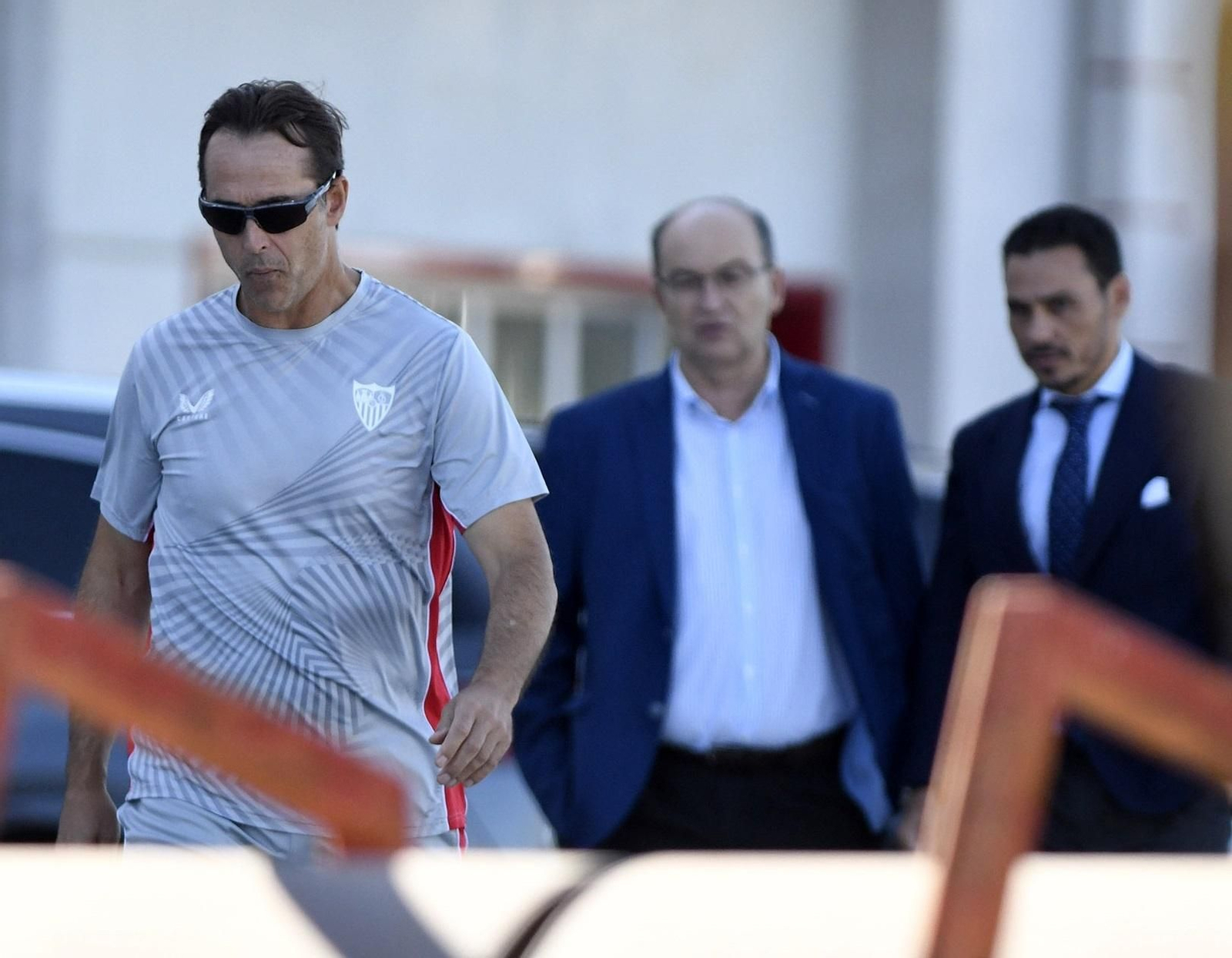 Lopetegui, seguido de Castro y Del NIdo Carrasco.