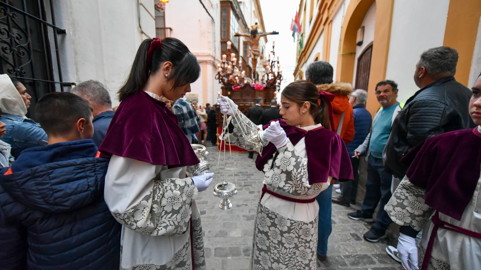 Fotos del Martes Santos en Tarifa: Santisimo Cristo de la Salud y Nuestra Señora de los Dolores