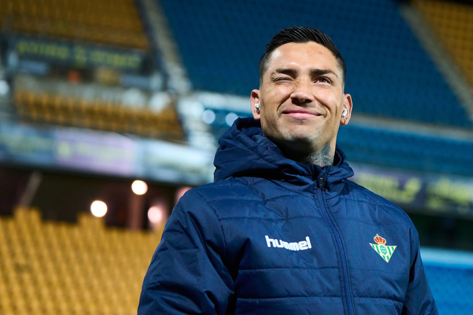 El Chimy Ávila, a su llegada al estadio del Cádiz en su primera convocatoria como nuevo jugador del conjunto de Heliópolis.