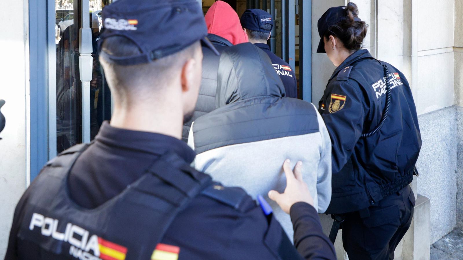 Los dos adultos implicados en la muerte de Aarón, en los juzgados de Sevilla