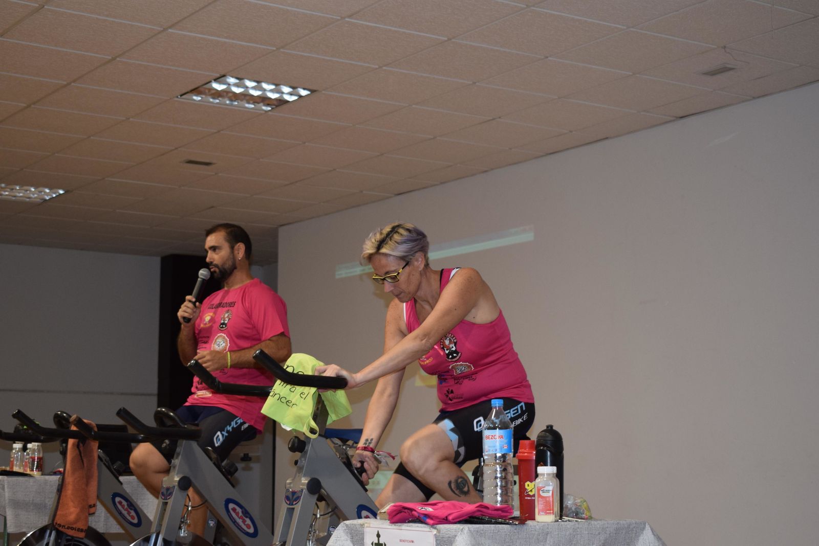 Foto de grupo de todos los participantes en el evento.