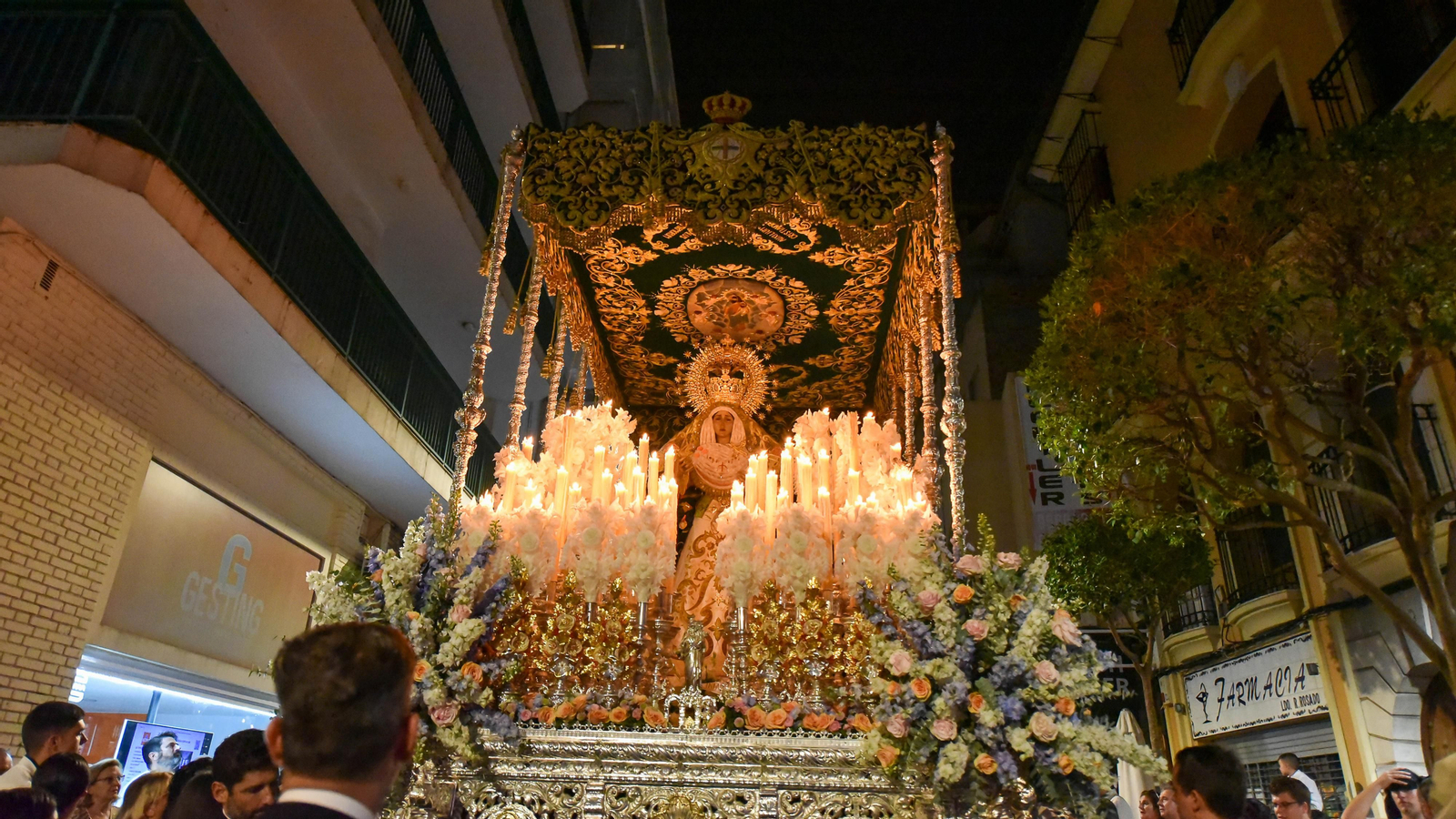 La Magna Mariana de Algeciras por la calle Convento, en imagenes