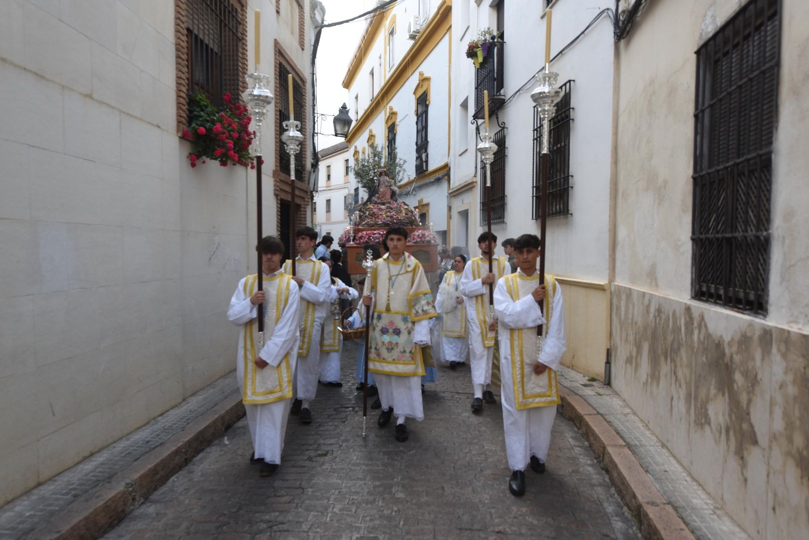 La procesión del colegio Divina Pastora de Córdoba con su Virgen, en imágenes
