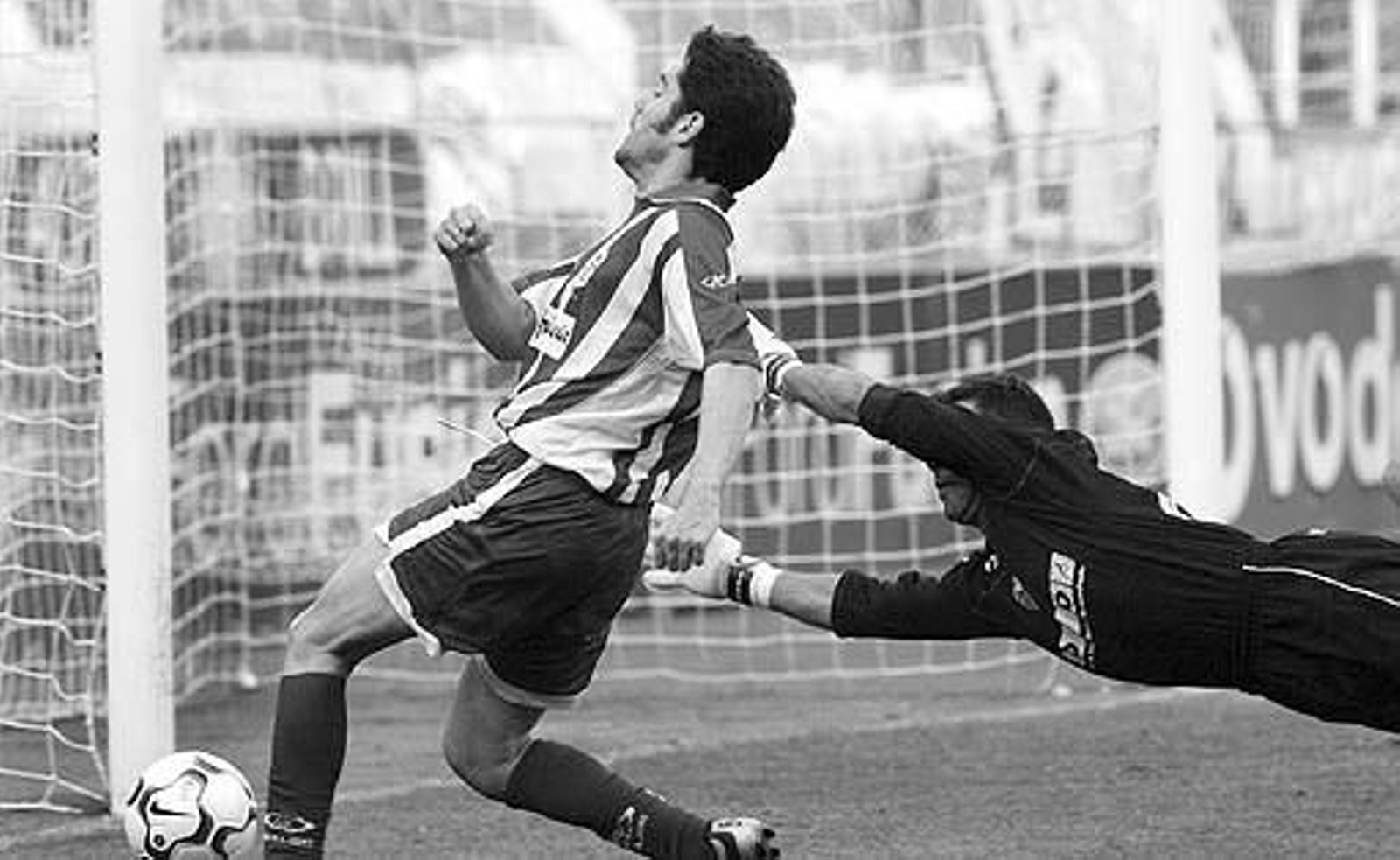 Raúl Molina no tuvo su tarde frente al portero del Sevilla
