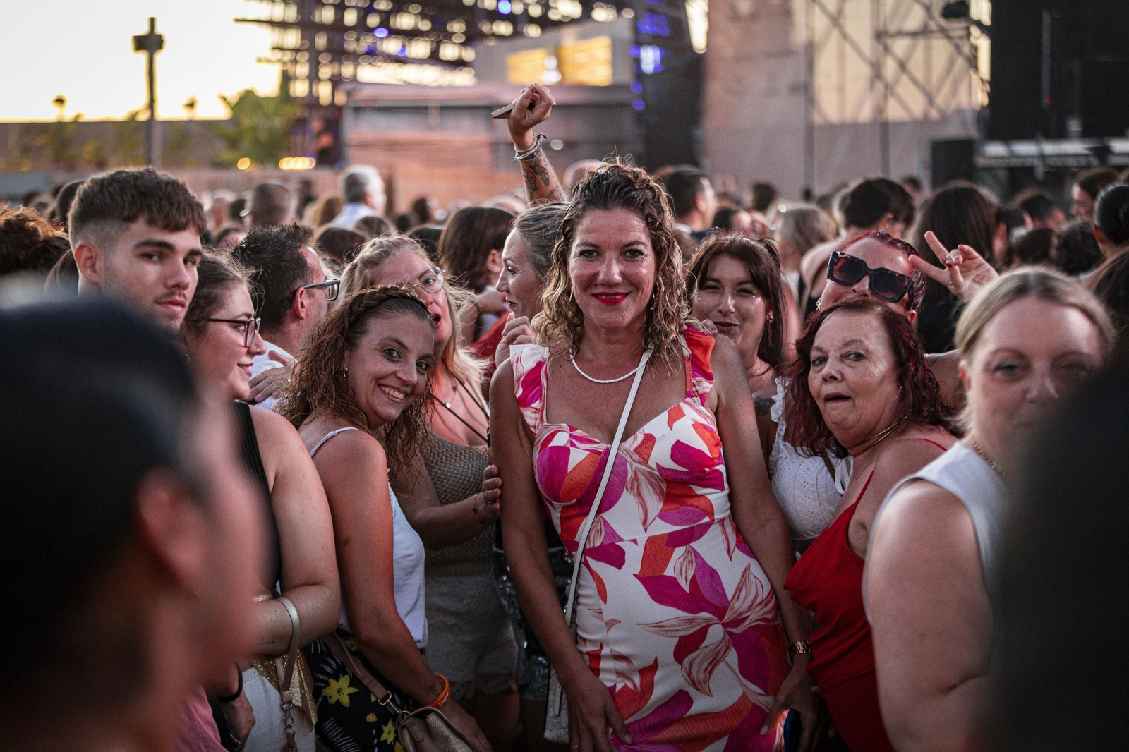 Búscate en las imágenes del concierto de India Martínez en San Fernando