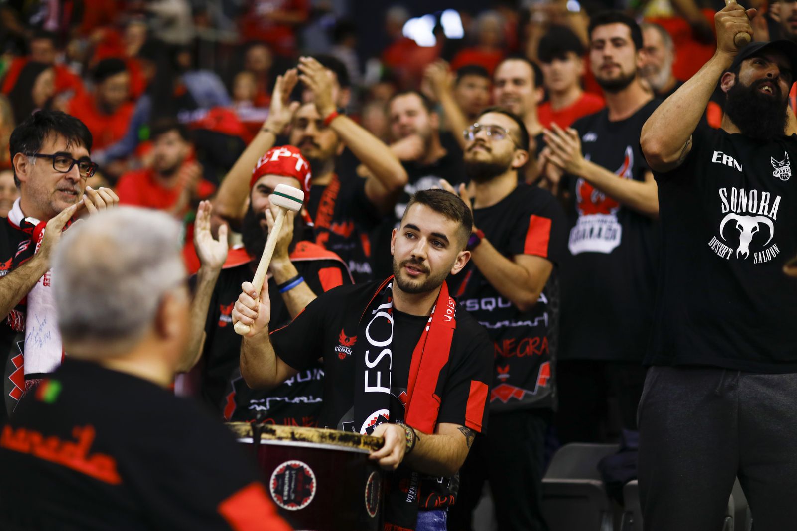 Encuéntrate en la grada en el Covirán Granada - Joventut Badalona