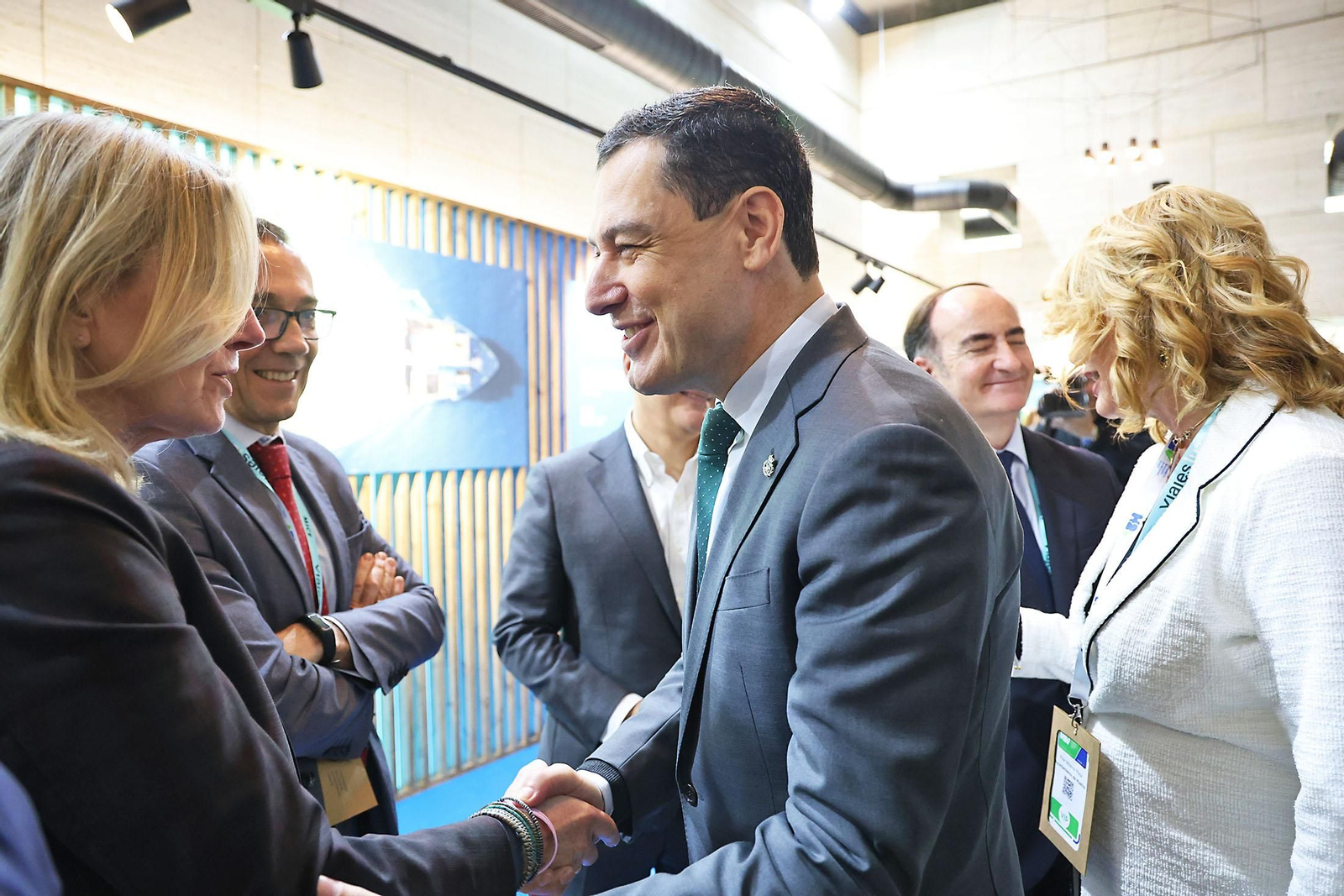 Imágenes del presidente de la Junta de Andalucía, Juanma Moreno, en el II Congreso Nacional de Hidrógeno Verde