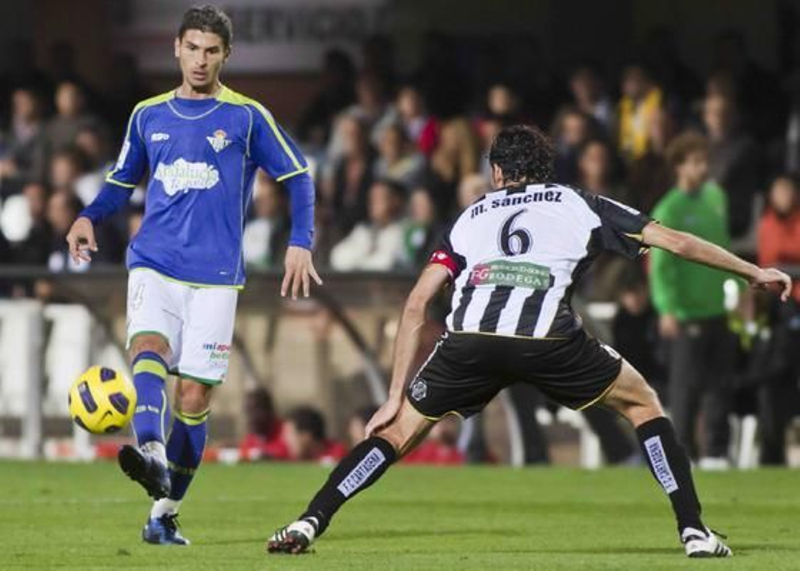 Los de Pepe Mel se dejan remontar en dos minutos.

Foto: LOF