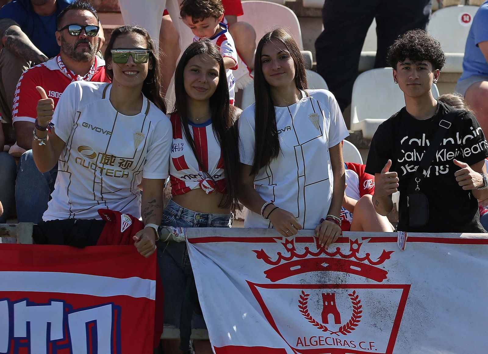 Fotos de la afición durante el Algeciras - San Fernando en el Nuevo Mirador