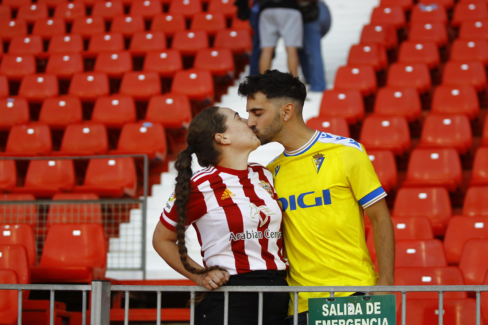 Imágenes de la gran victoria del Almería ante el Cádiz por 6 a 1