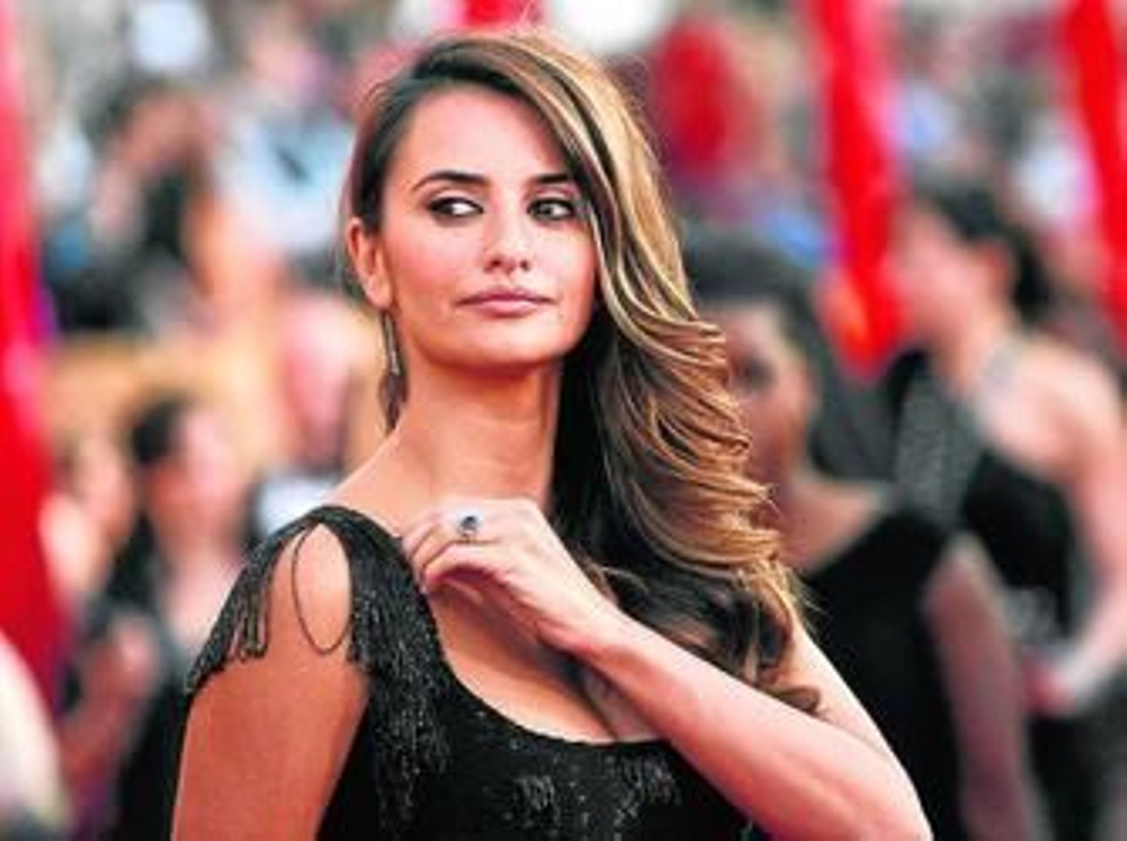 La actriz madrileña, ayer, en Los Ángeles a su llegada a la ceremonia de entrega de los premios SAG.