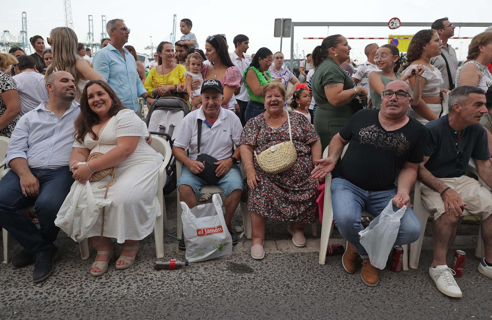 Búscate en las fotos de la cabalgata de la Feria Real de Algeciras 2025