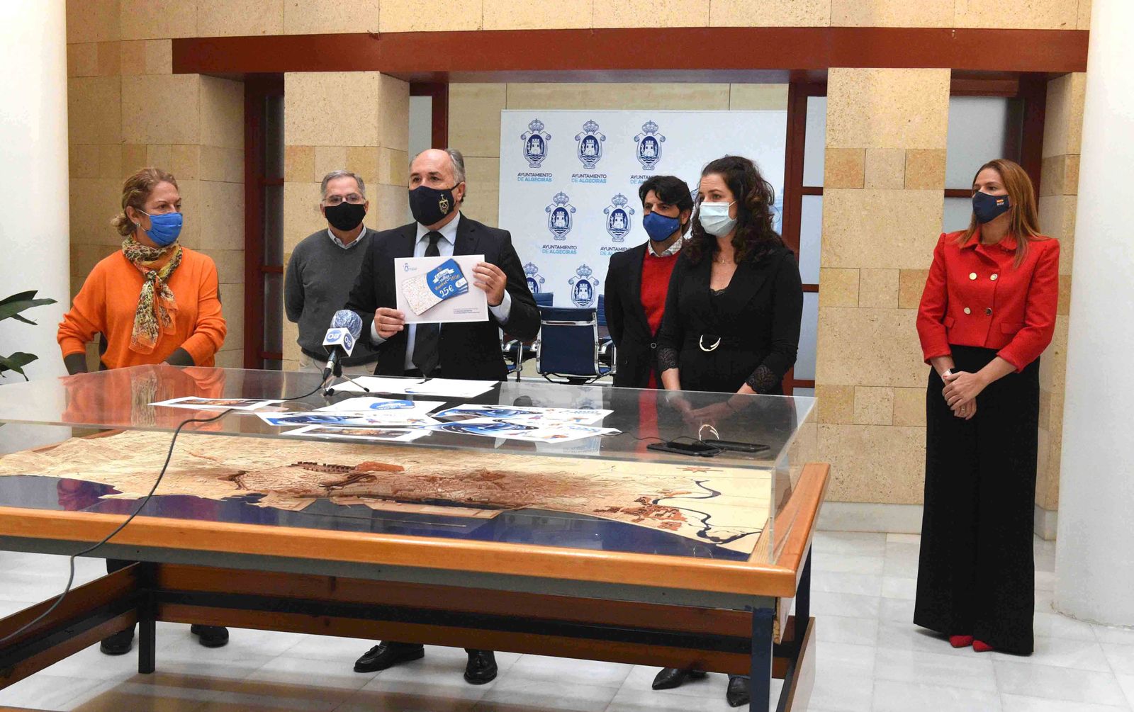 Landaluce presenta el paquete de medidas sociales.