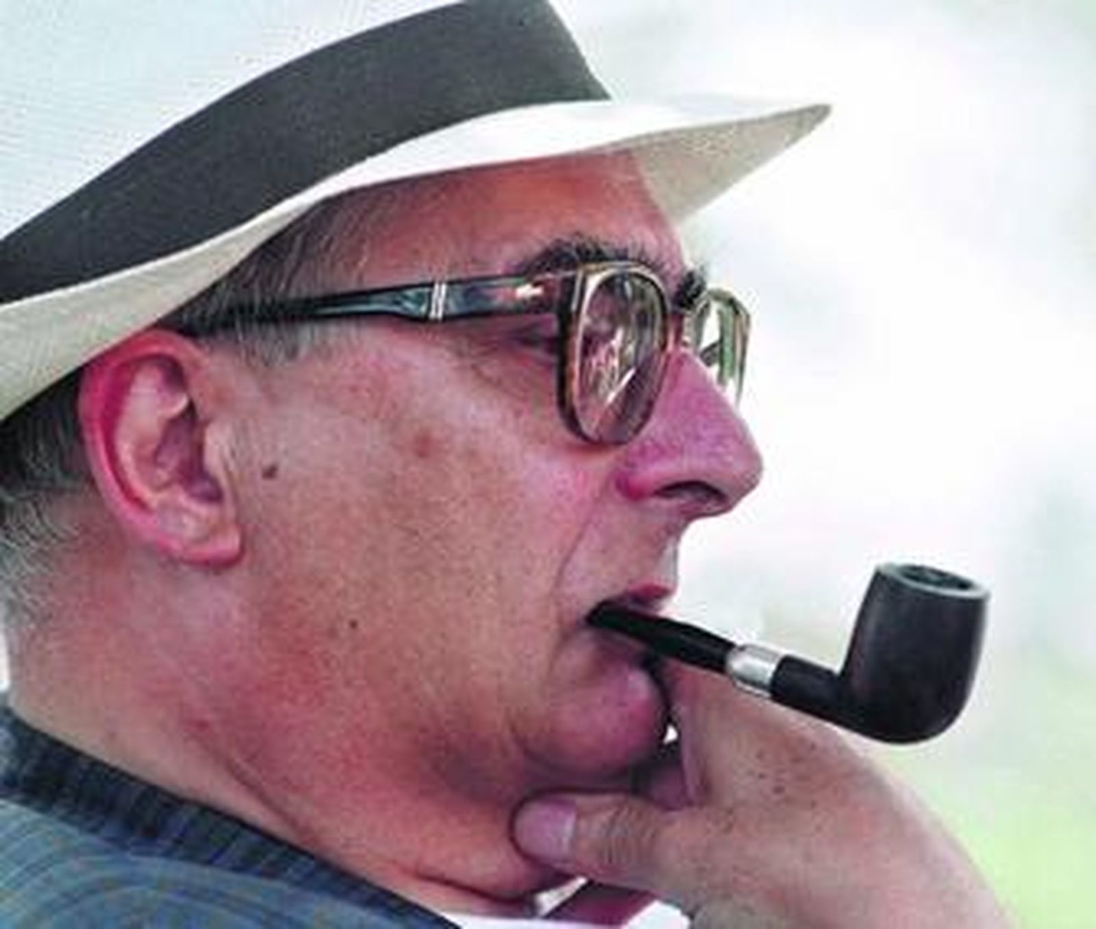 Retrato del director Claude Chabrol tomado en 1993 cerca de Toulouse, al sur de Francia.