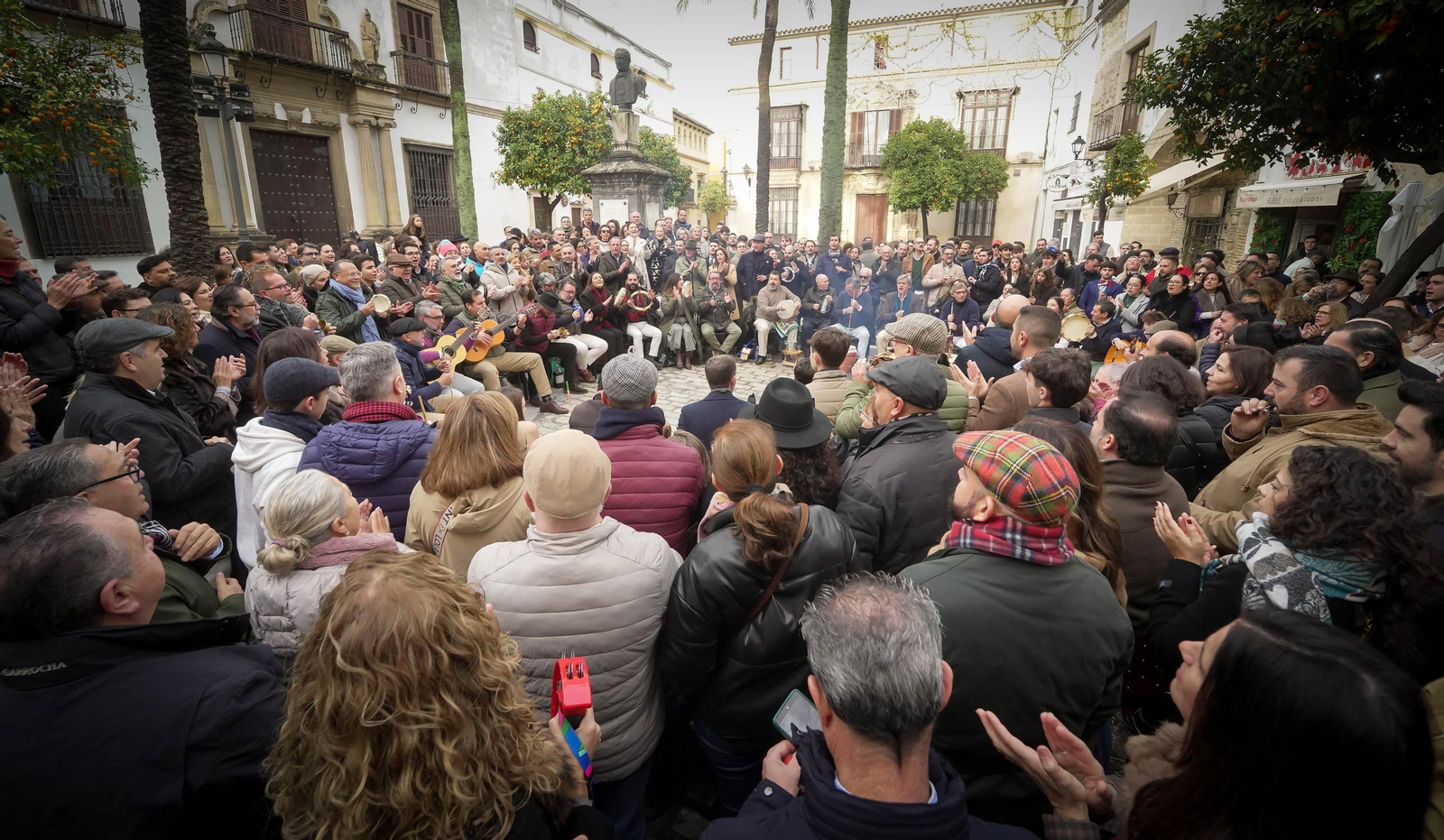 La zambomba mañanera de Jerez, en imágenes