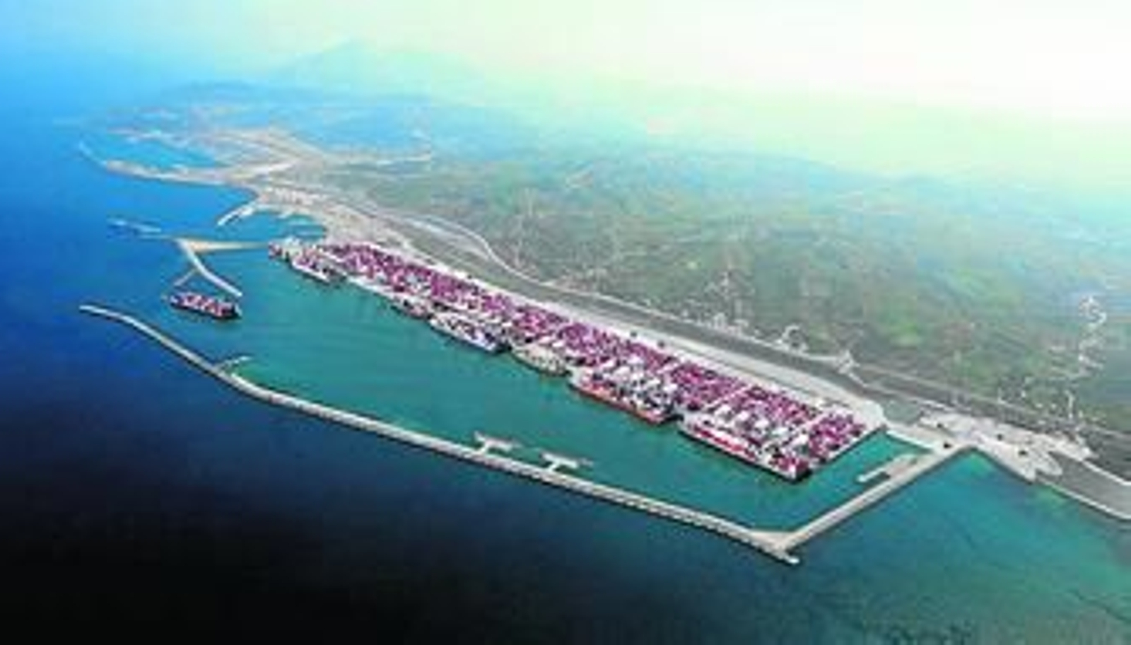 Recreación virtual de Tánger-Med II a plena ocupación, extraída de la página web de la Autoridad Portuaria de Tánger-Med.